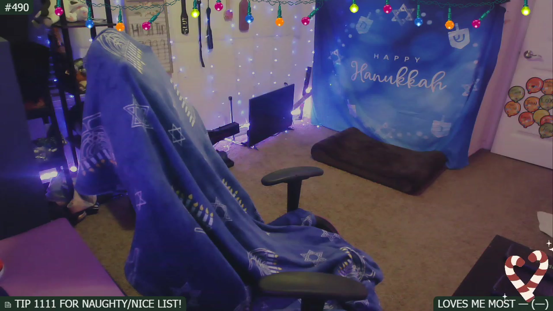 Gallery image thumbnail from SassySarah94's myfreecams stream on, 12/17/2022, 04:52 image 12 of 20