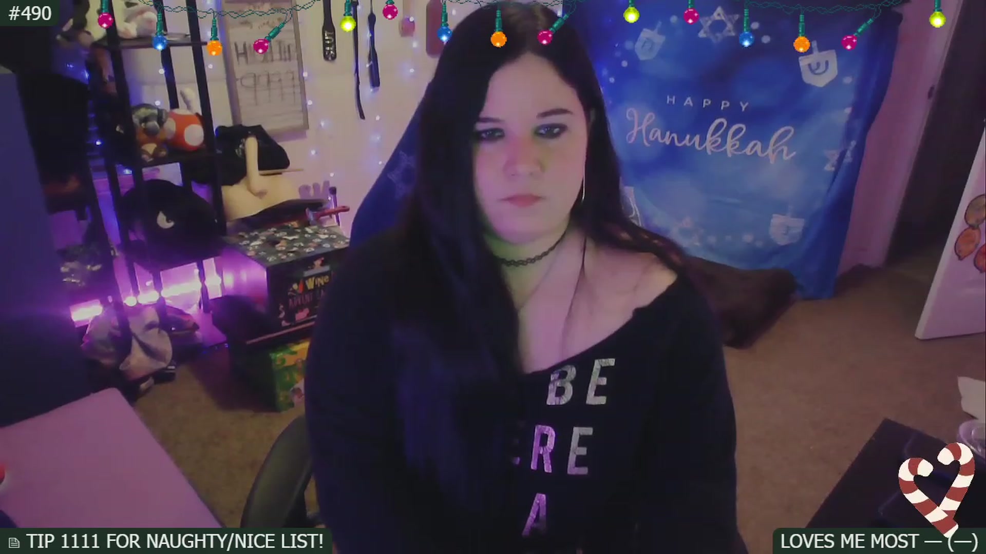 Gallery image thumbnail from SassySarah94's myfreecams stream on, 12/17/2022, 04:52 image 13 of 20