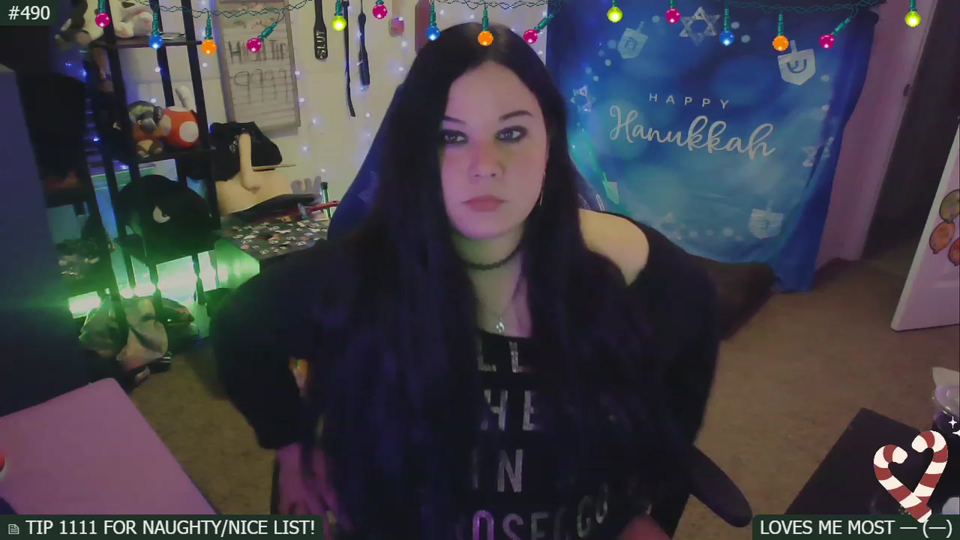 Gallery image thumbnail from SassySarah94's myfreecams stream on, 12/17/2022, 04:52 image 19 of 20