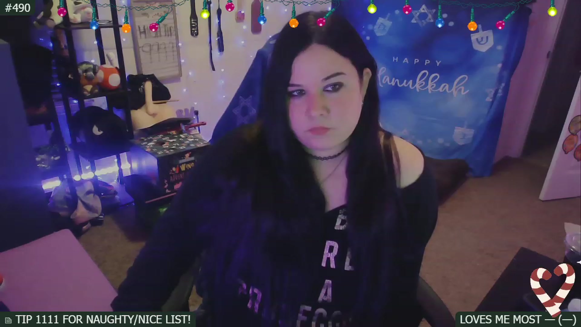 Gallery image thumbnail from SassySarah94's myfreecams stream on, 12/17/2022, 04:52 image 16 of 20