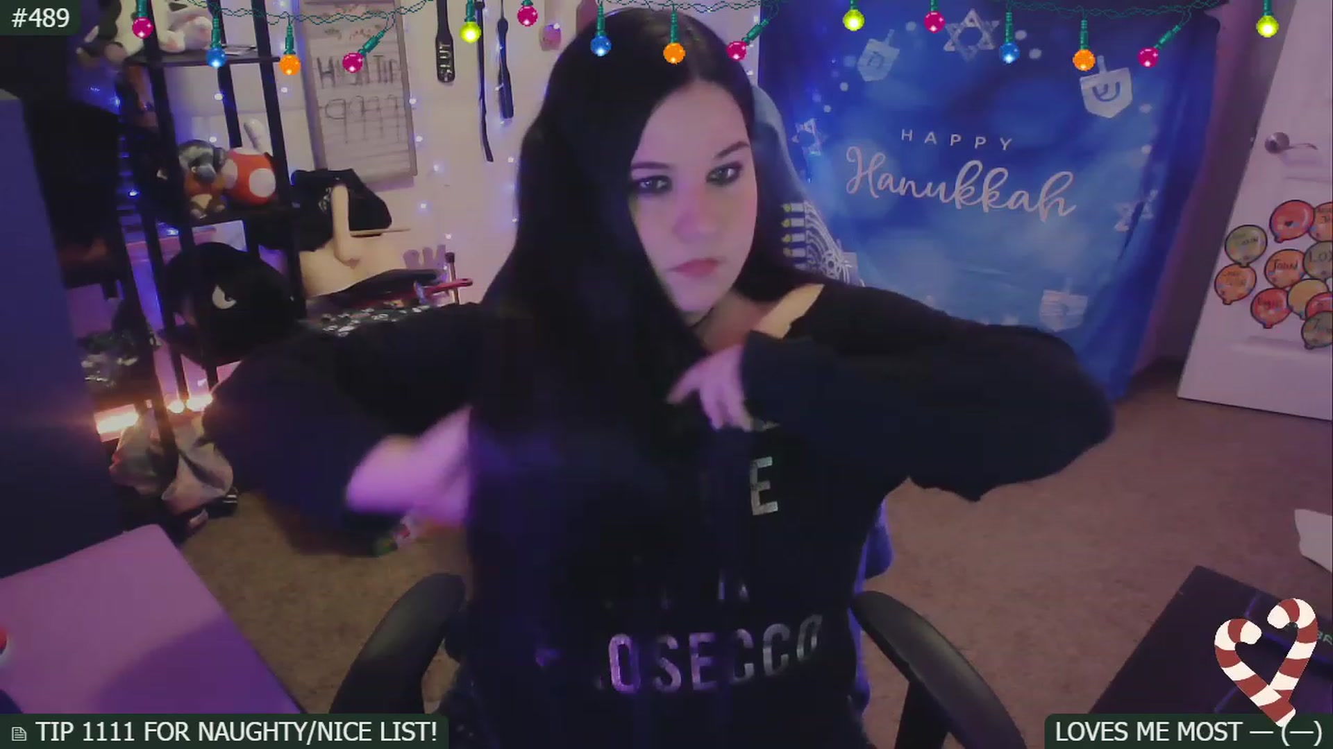 Gallery image thumbnail from SassySarah94's myfreecams stream on, 12/17/2022, 04:52 image 3 of 20