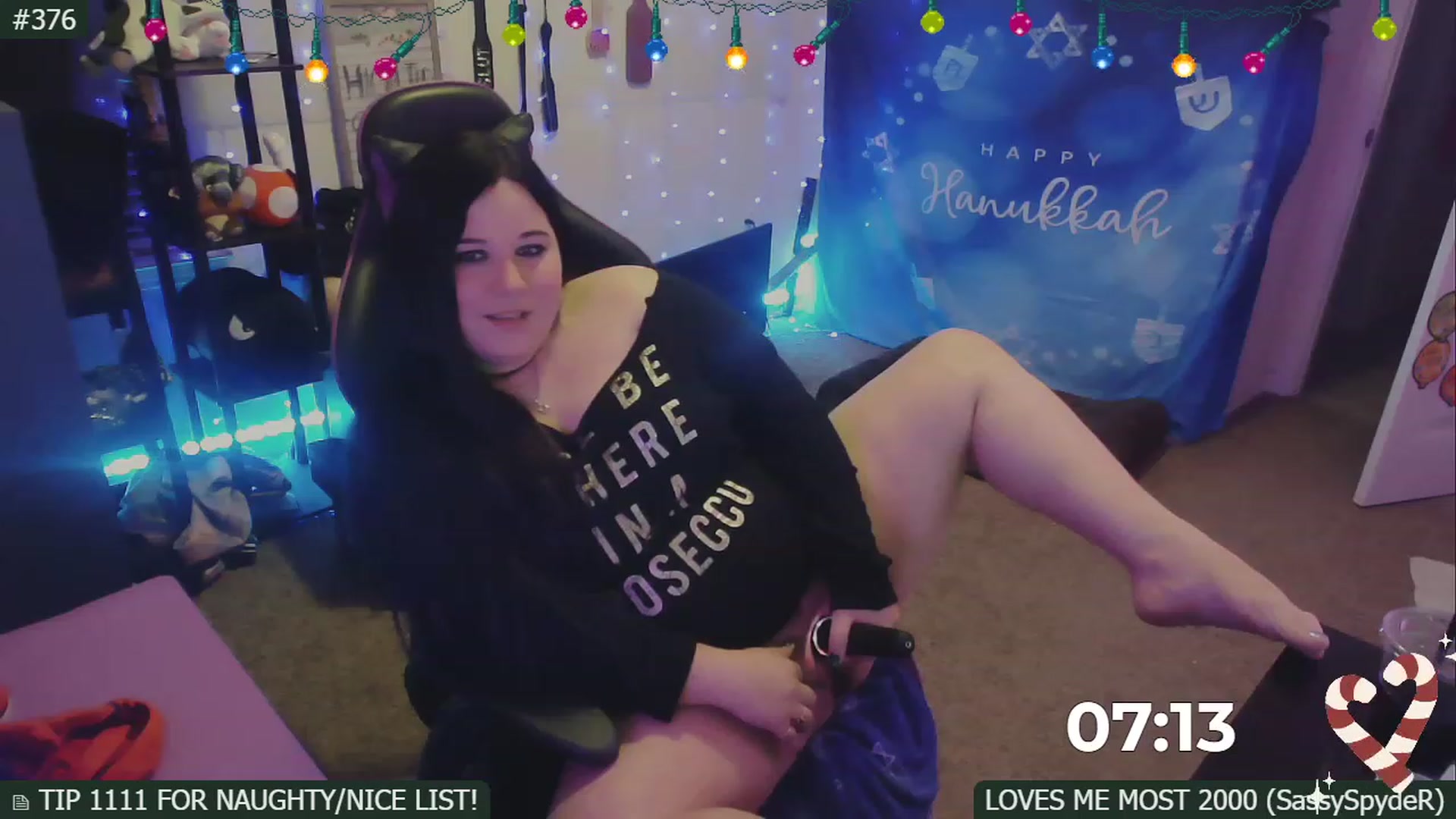 Gallery image thumbnail from SassySarah94's myfreecams stream on, 12/17/2022, 05:54 image 13 of 20