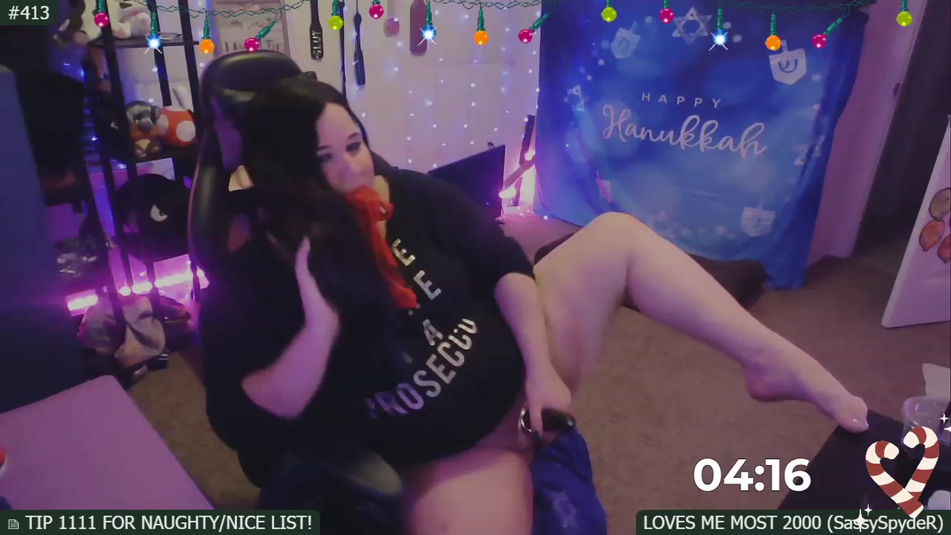 Gallery image thumbnail from SassySarah94's myfreecams stream on, 12/17/2022, 05:54 image 4 of 20