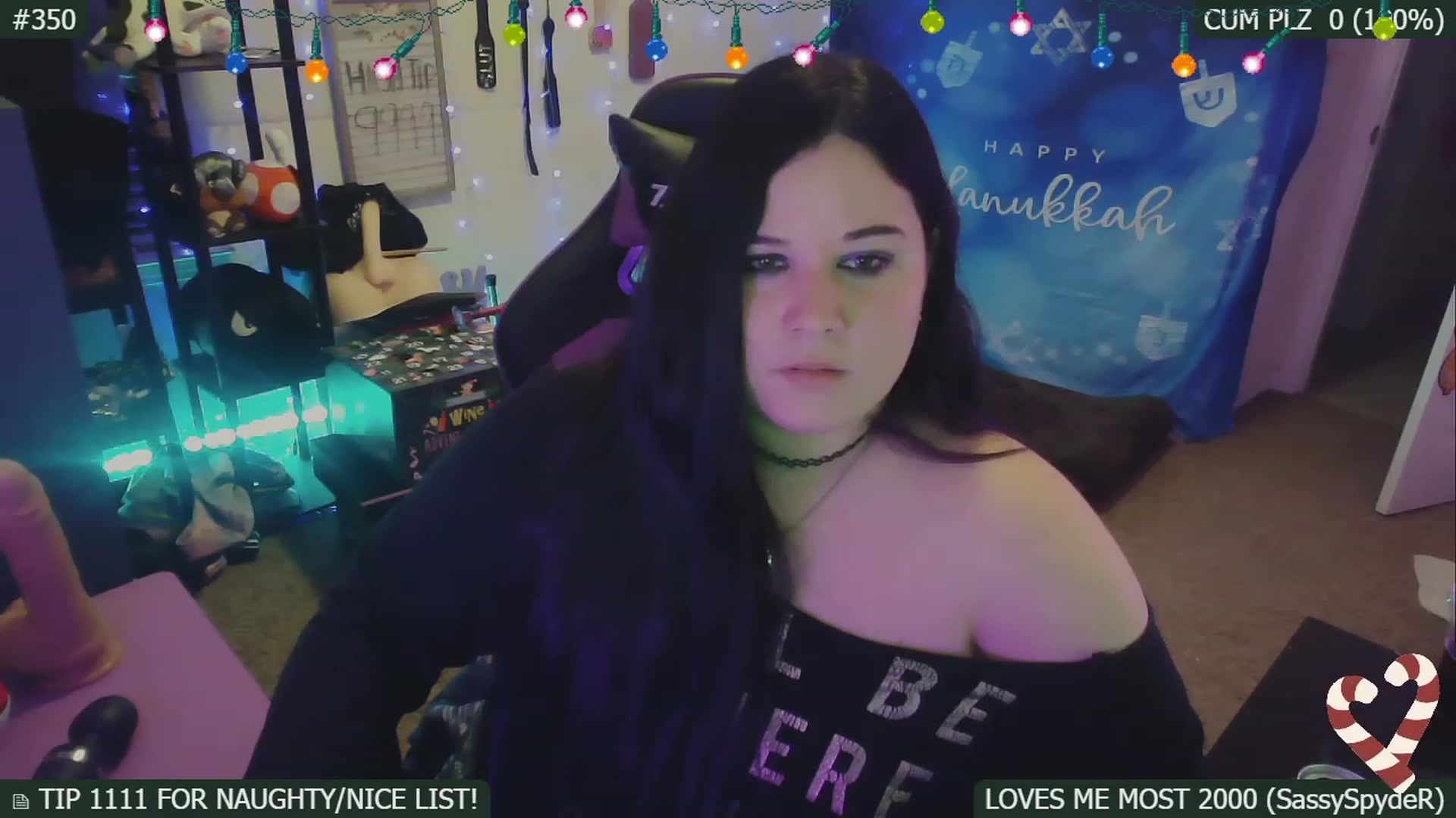 Gallery image thumbnail from SassySarah94's myfreecams stream on, 12/17/2022, 07:06 image 16 of 20