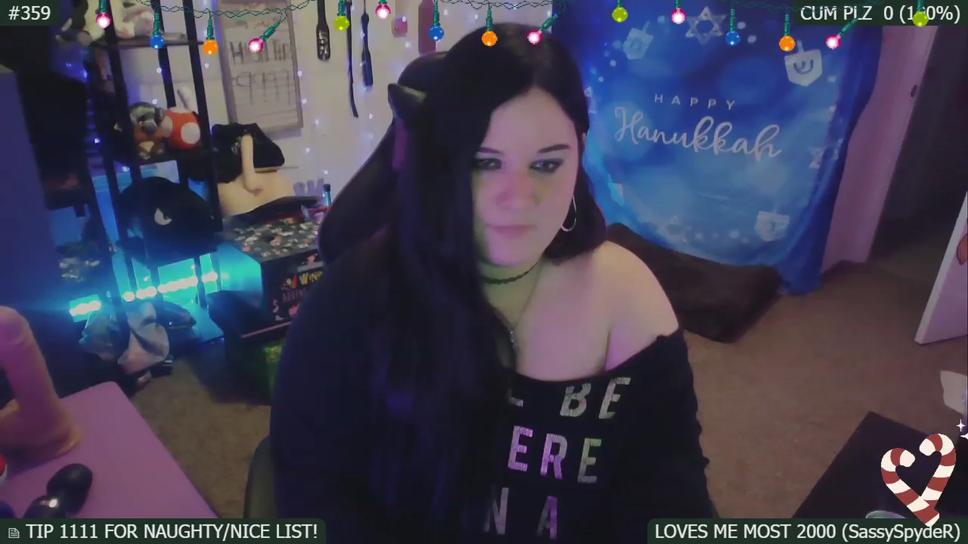 Gallery image thumbnail from SassySarah94's myfreecams stream on, 12/17/2022, 07:06 image 10 of 20
