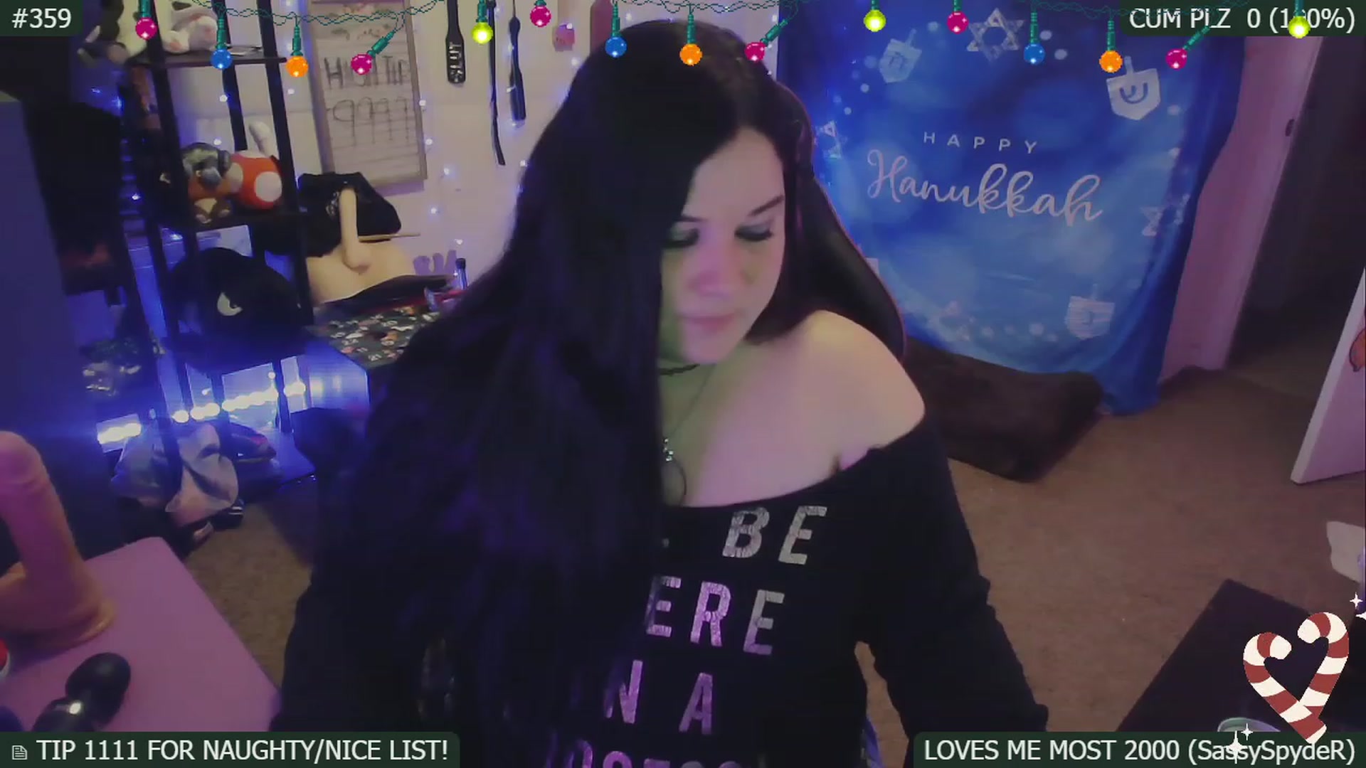 Gallery image thumbnail from SassySarah94's myfreecams stream on, 12/17/2022, 07:06 image 4 of 20