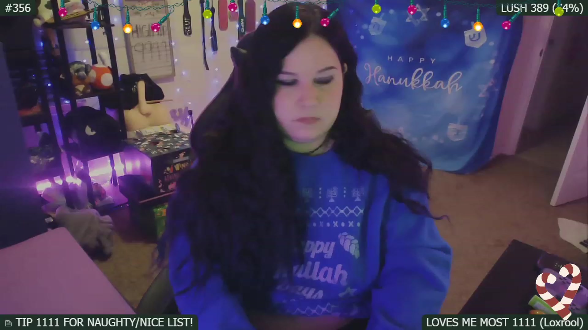 Gallery image thumbnail from SassySarah94's myfreecams stream on, 12/18/2022, 05:01 image 12 of 20