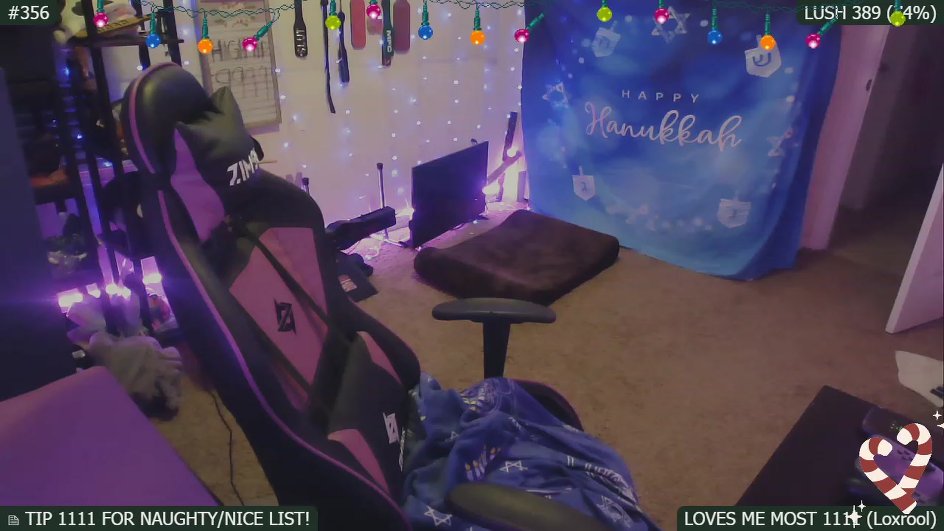 Gallery image thumbnail from SassySarah94's myfreecams stream on, 12/18/2022, 05:01 image 9 of 20