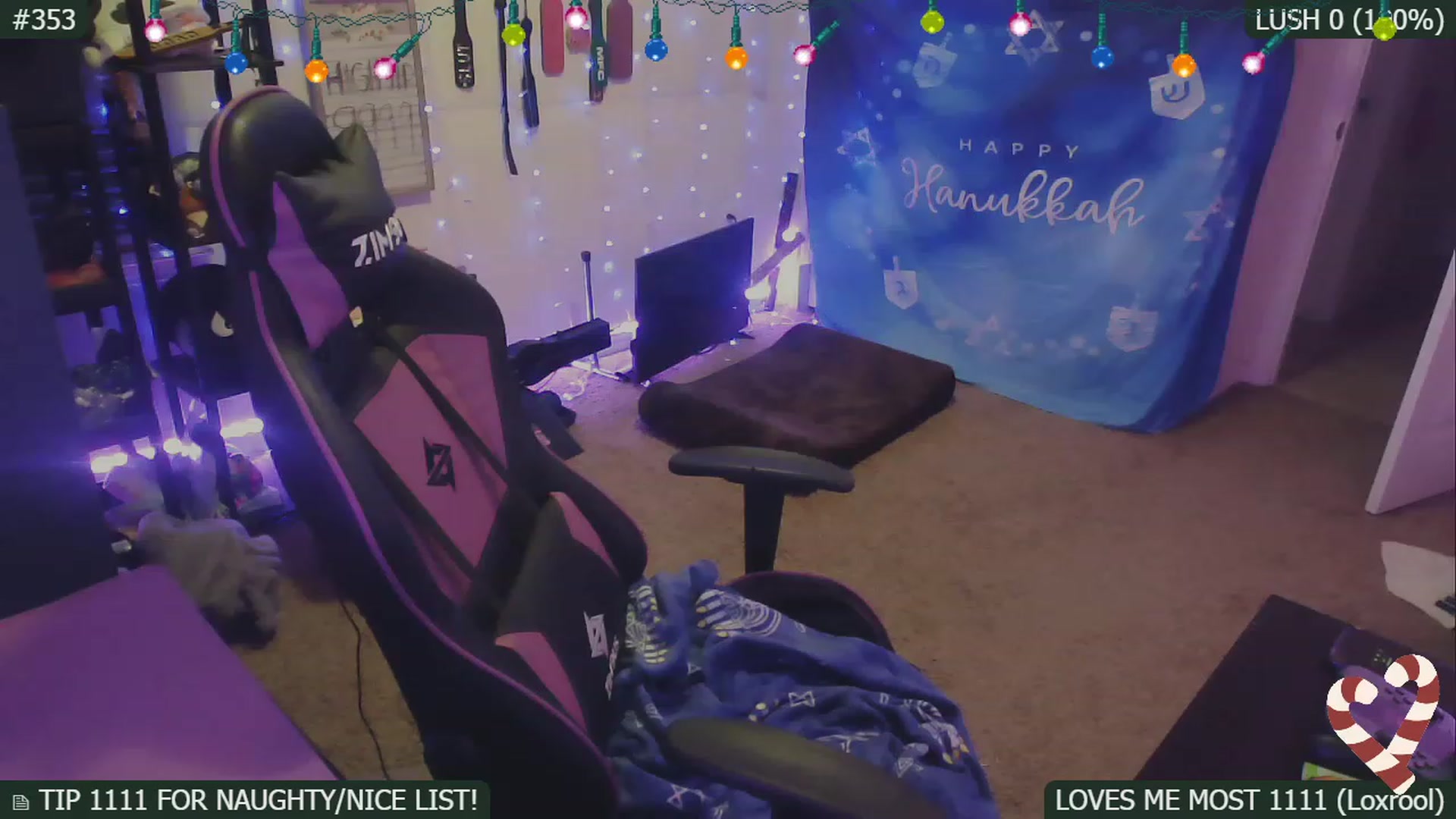 Gallery image thumbnail from SassySarah94's myfreecams stream on, 12/18/2022, 05:01 image 17 of 20
