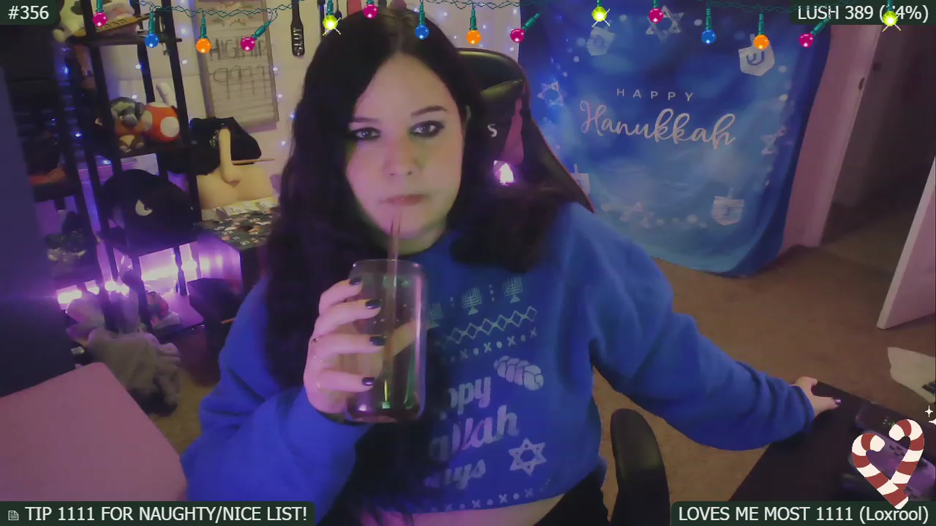 Gallery image thumbnail from SassySarah94's myfreecams stream on, 12/18/2022, 05:01 image 8 of 20