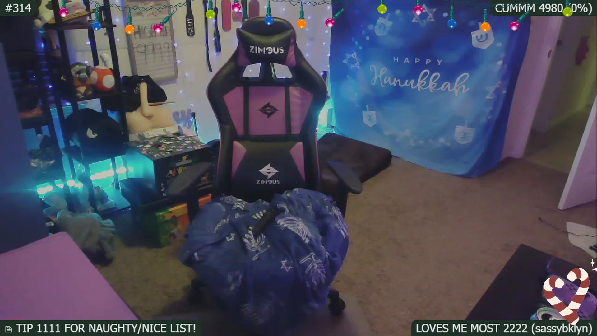 Gallery image thumbnail from SassySarah94's myfreecams stream on, 12/18/2022, 07:11 image 6 of 20