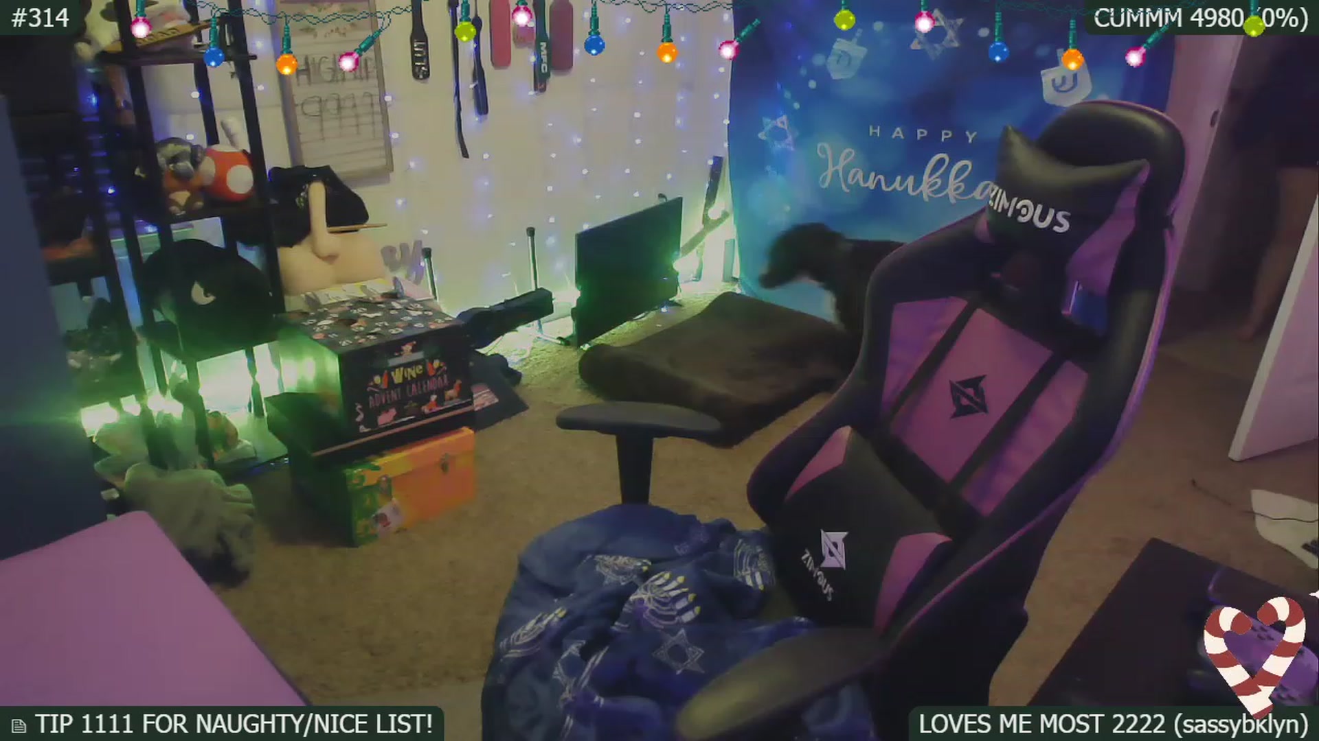 Gallery image thumbnail from SassySarah94's myfreecams stream on, 12/18/2022, 07:11 image 9 of 20