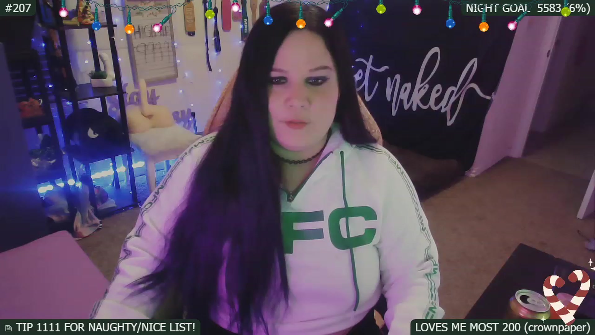 Gallery image thumbnail from SassySarah94's myfreecams stream on, 12/29/2022, 06:06 image 11 of 20