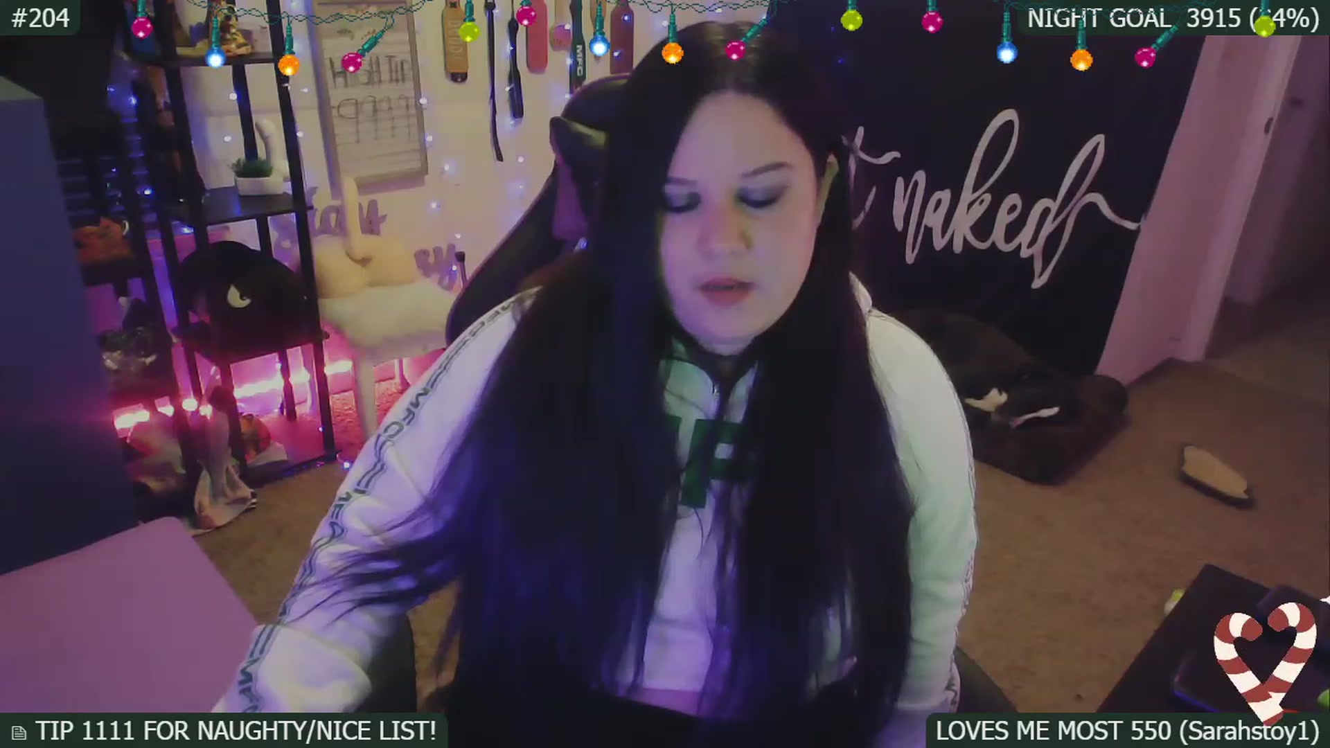 Gallery image thumbnail from SassySarah94's myfreecams stream on, 12/29/2022, 07:38 image 18 of 20