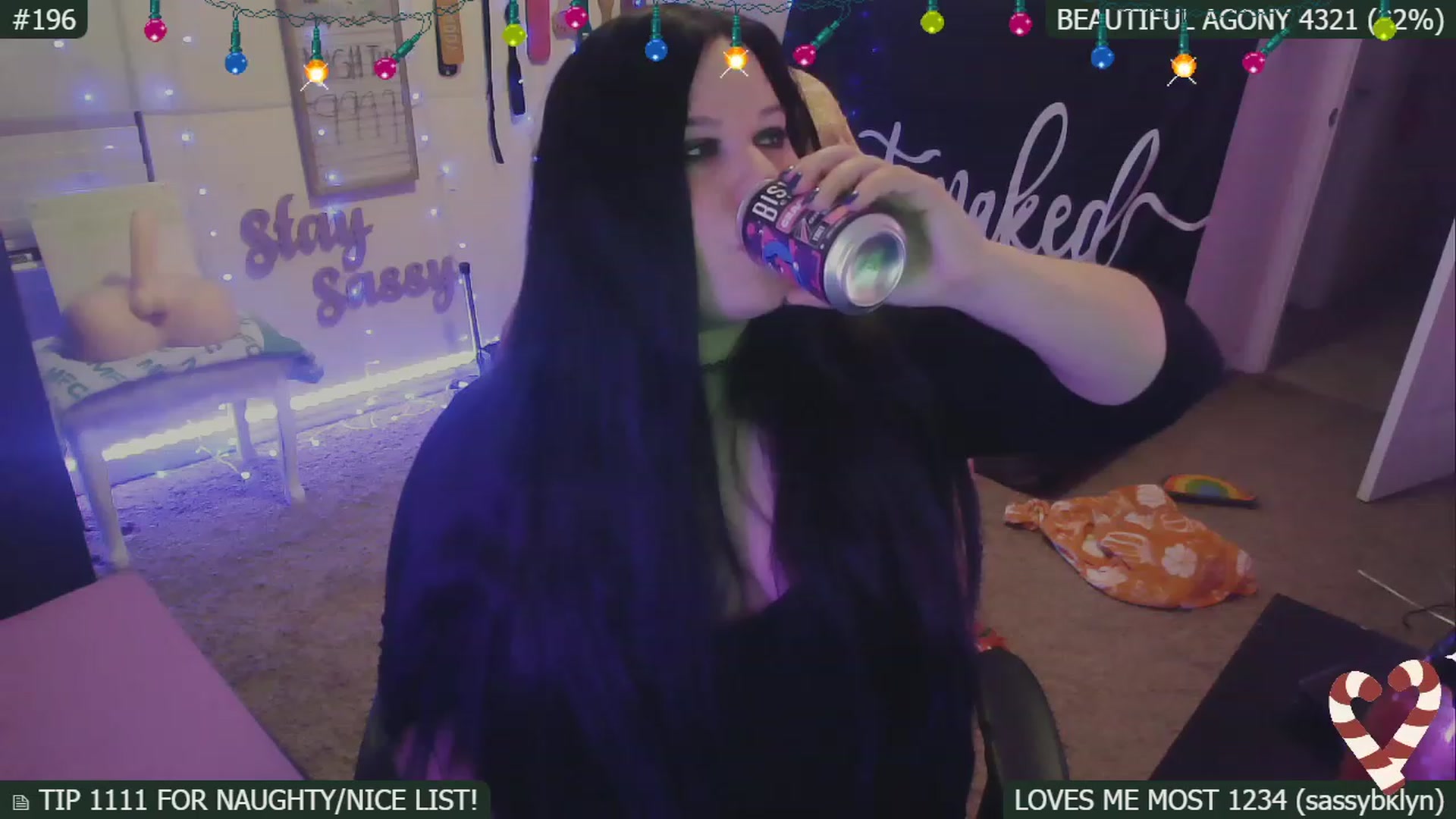 Gallery image thumbnail from SassySarah94's myfreecams stream on, 12/31/2022, 06:25 image 1 of 20