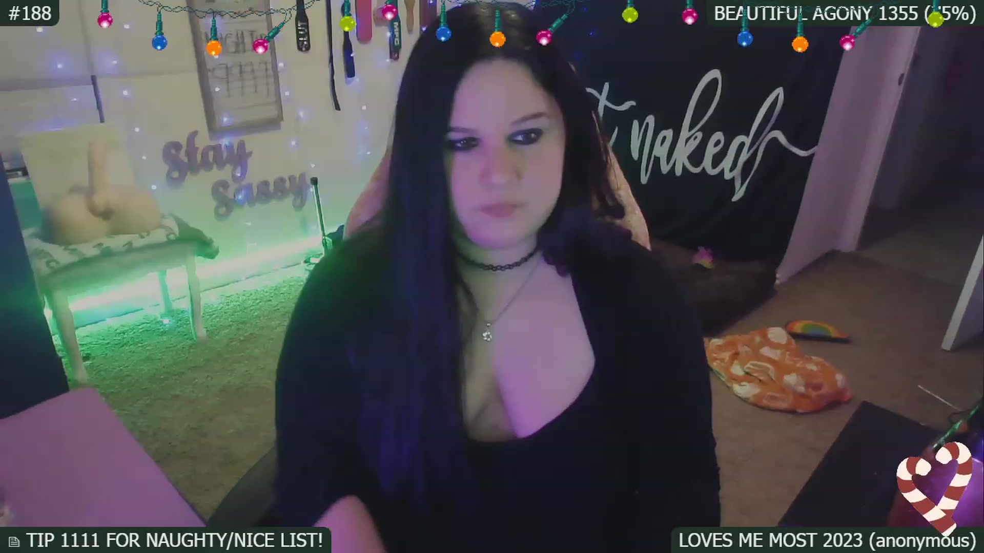 Gallery image thumbnail from SassySarah94's myfreecams stream on, 12/31/2022, 07:21 image 4 of 20
