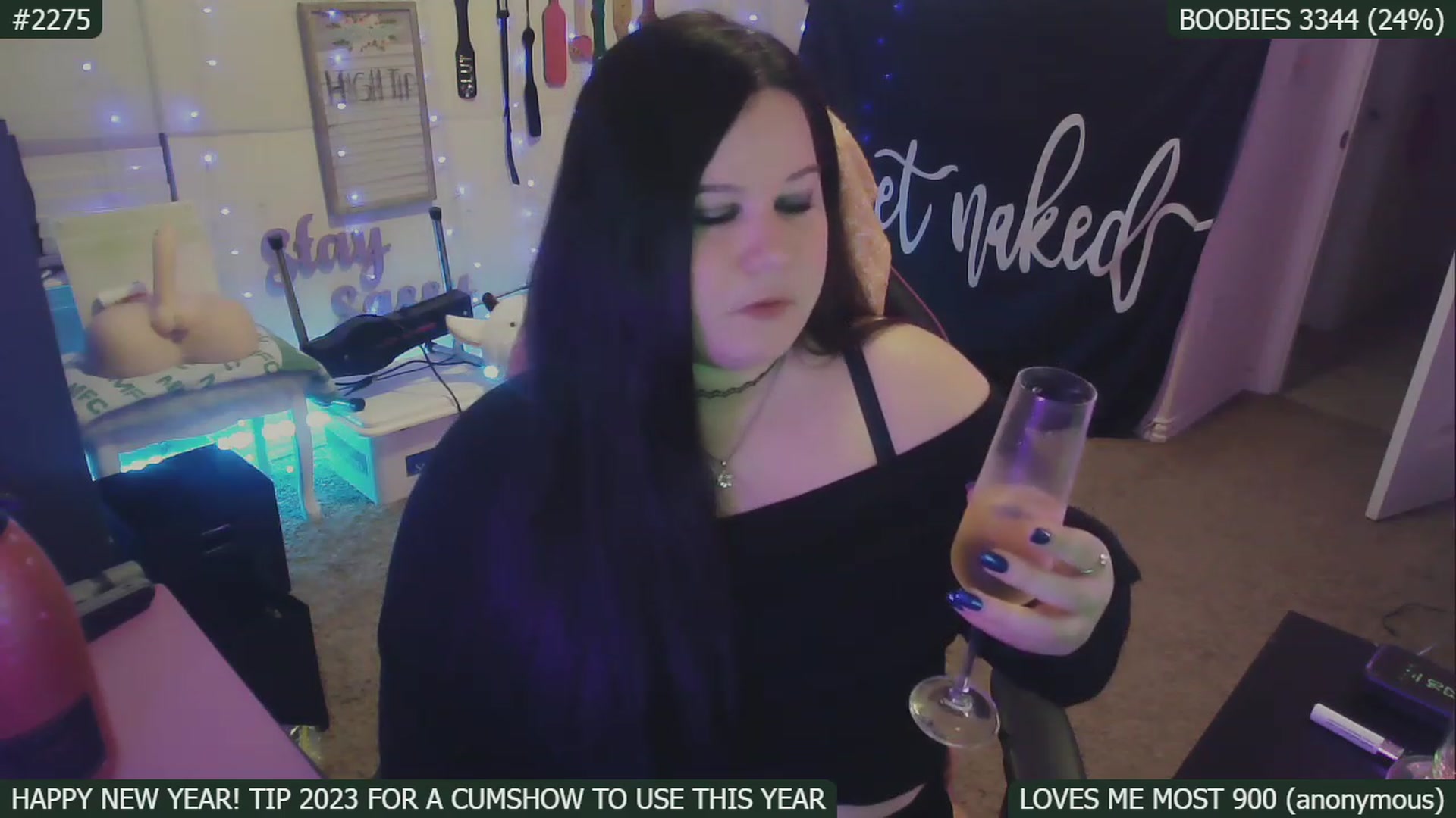 Gallery image thumbnail from SassySarah94's myfreecams stream on, 01/03/2023, 06:39 image 7 of 20
