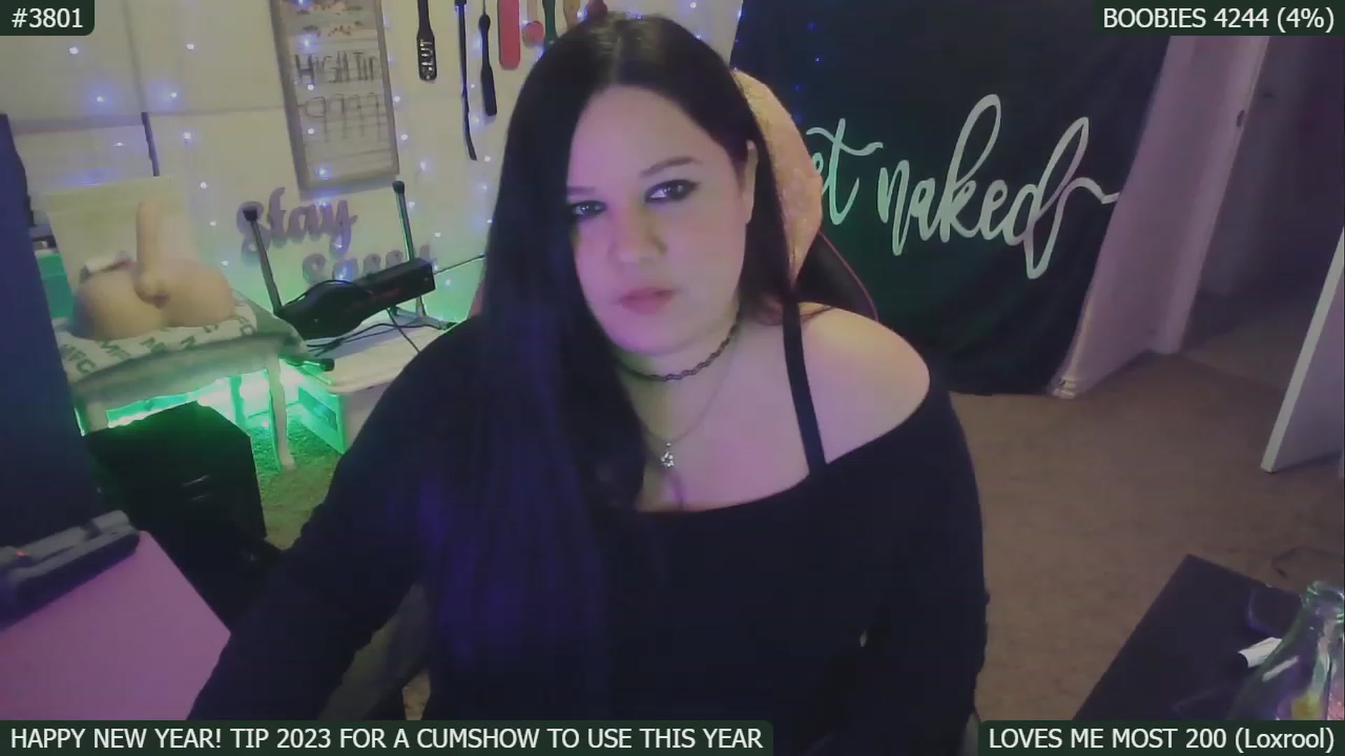 Gallery image thumbnail from SassySarah94's myfreecams stream on, 01/03/2023, 06:39 image 2 of 20