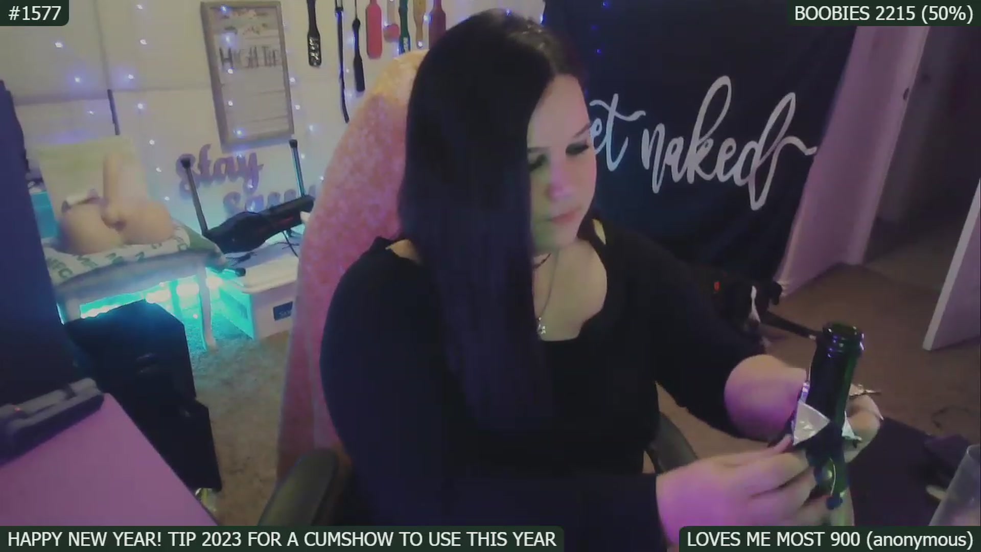 Gallery image thumbnail from SassySarah94's myfreecams stream on, 01/03/2023, 06:39 image 14 of 20
