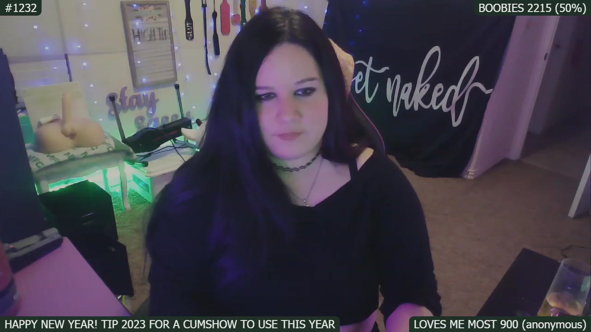 Gallery image thumbnail from SassySarah94's myfreecams stream on, 01/03/2023, 06:39 image 16 of 20