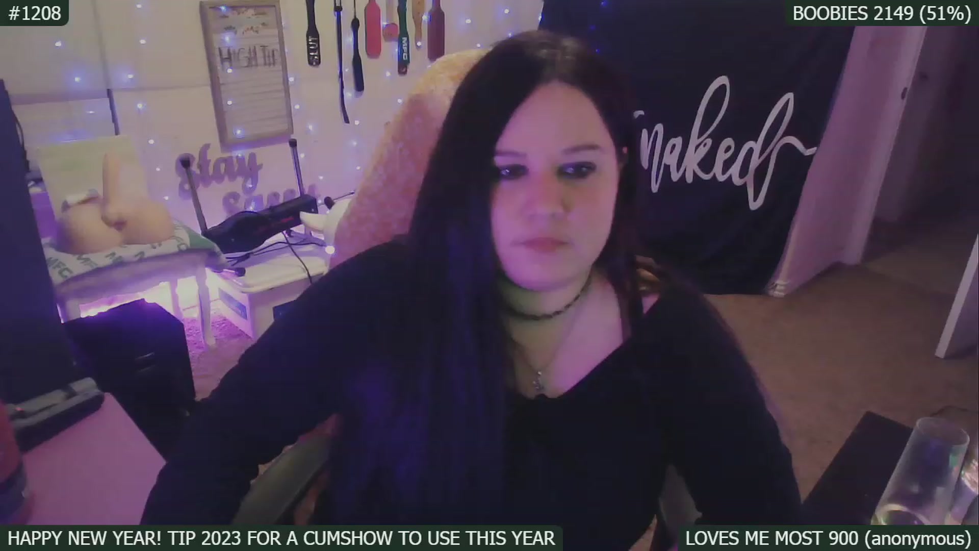 Gallery image thumbnail from SassySarah94's myfreecams stream on, 01/03/2023, 06:39 image 18 of 20