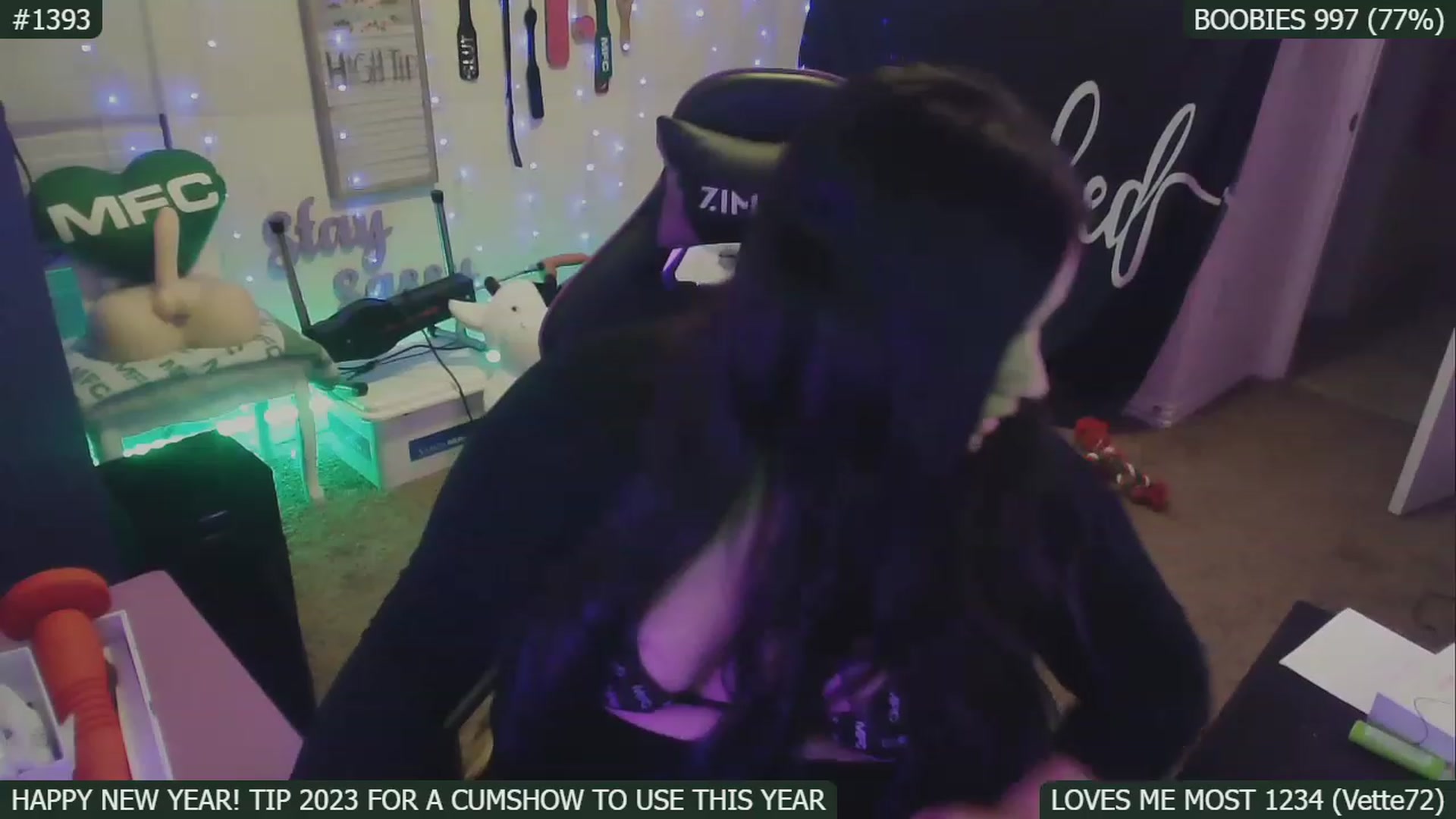 Gallery image thumbnail from SassySarah94's myfreecams stream on, 01/07/2023, 07:30 image 13 of 20