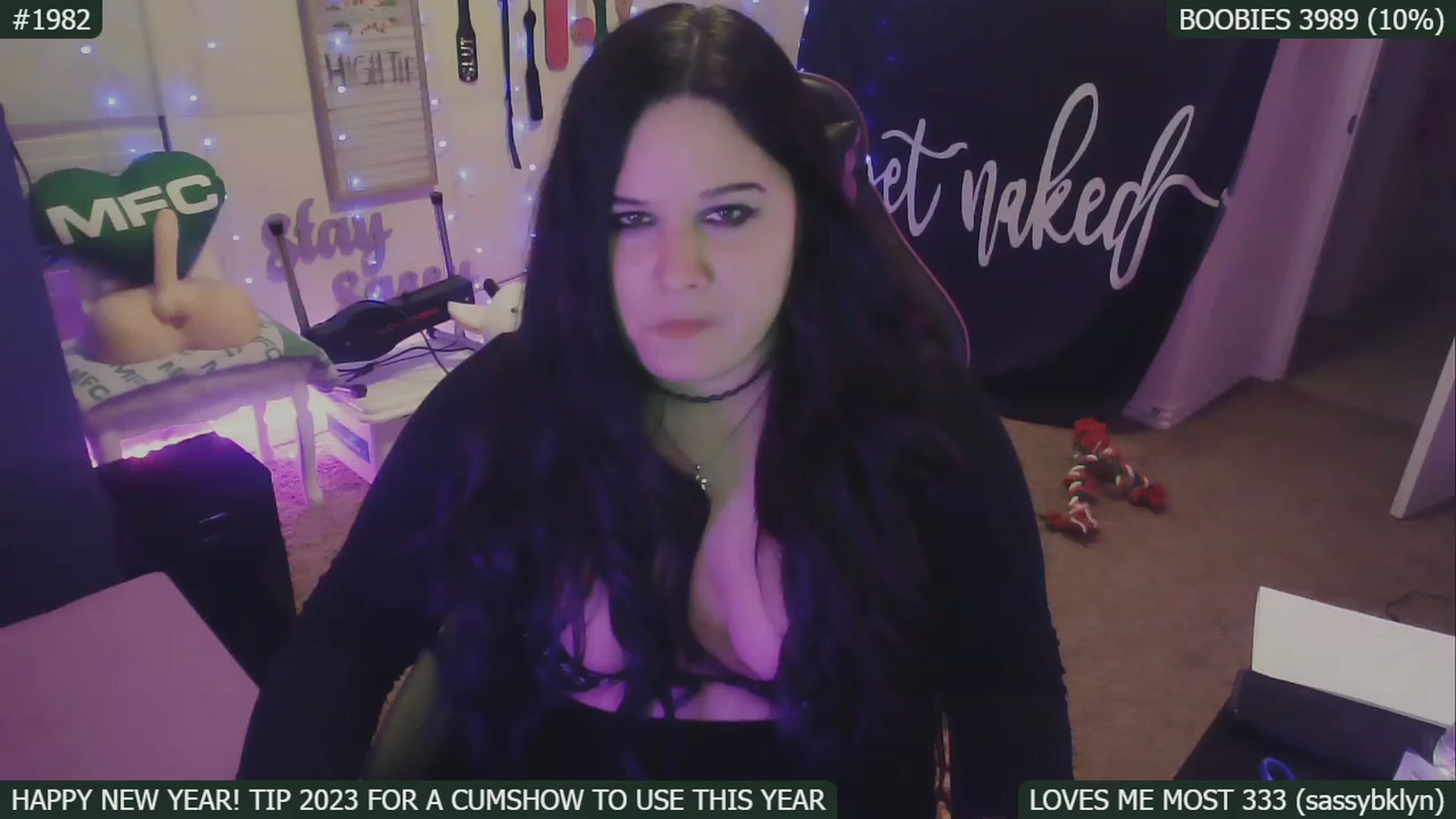Gallery image thumbnail from SassySarah94's myfreecams stream on, 01/07/2023, 07:30 image 4 of 20