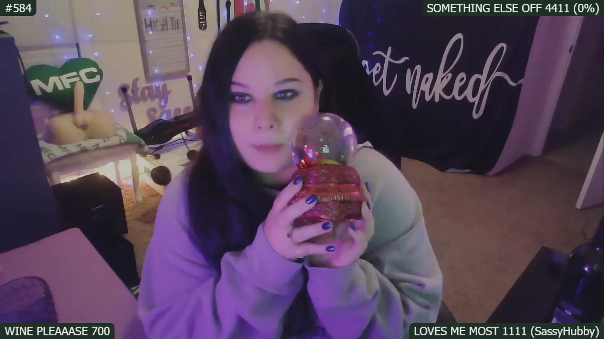 Gallery image thumbnail from SassySarah94's myfreecams stream on, 01/10/2023, 06:46 image 7 of 20