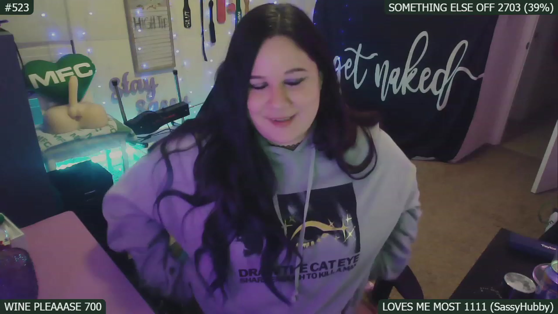 Gallery image thumbnail from SassySarah94's myfreecams stream on, 01/10/2023, 06:46 image 17 of 20