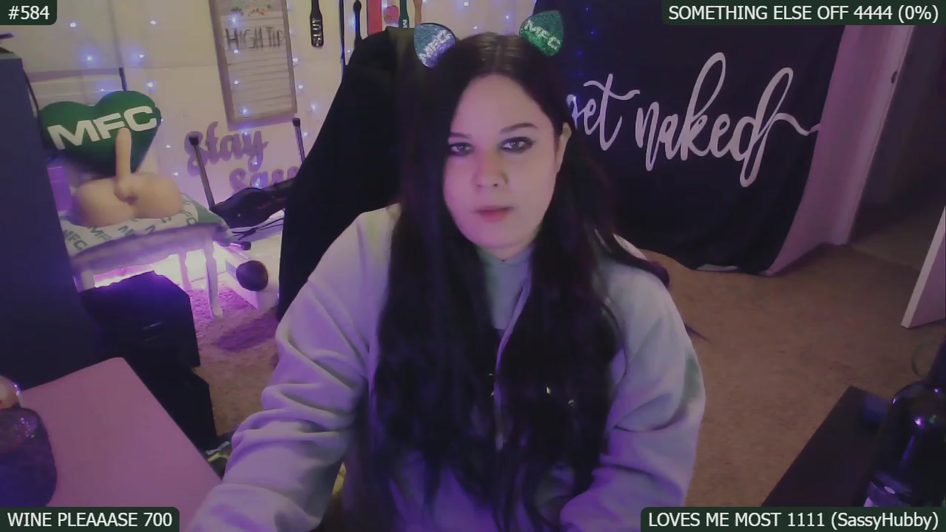 Gallery image thumbnail from SassySarah94's myfreecams stream on, 01/10/2023, 06:46 image 6 of 20