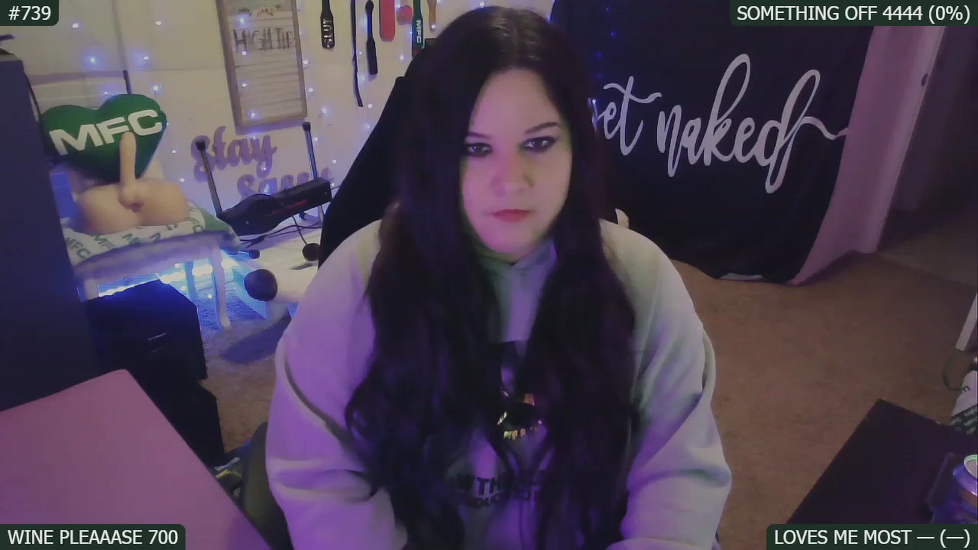 Gallery image thumbnail from SassySarah94's myfreecams stream on, 01/10/2023, 06:46 image 1 of 20