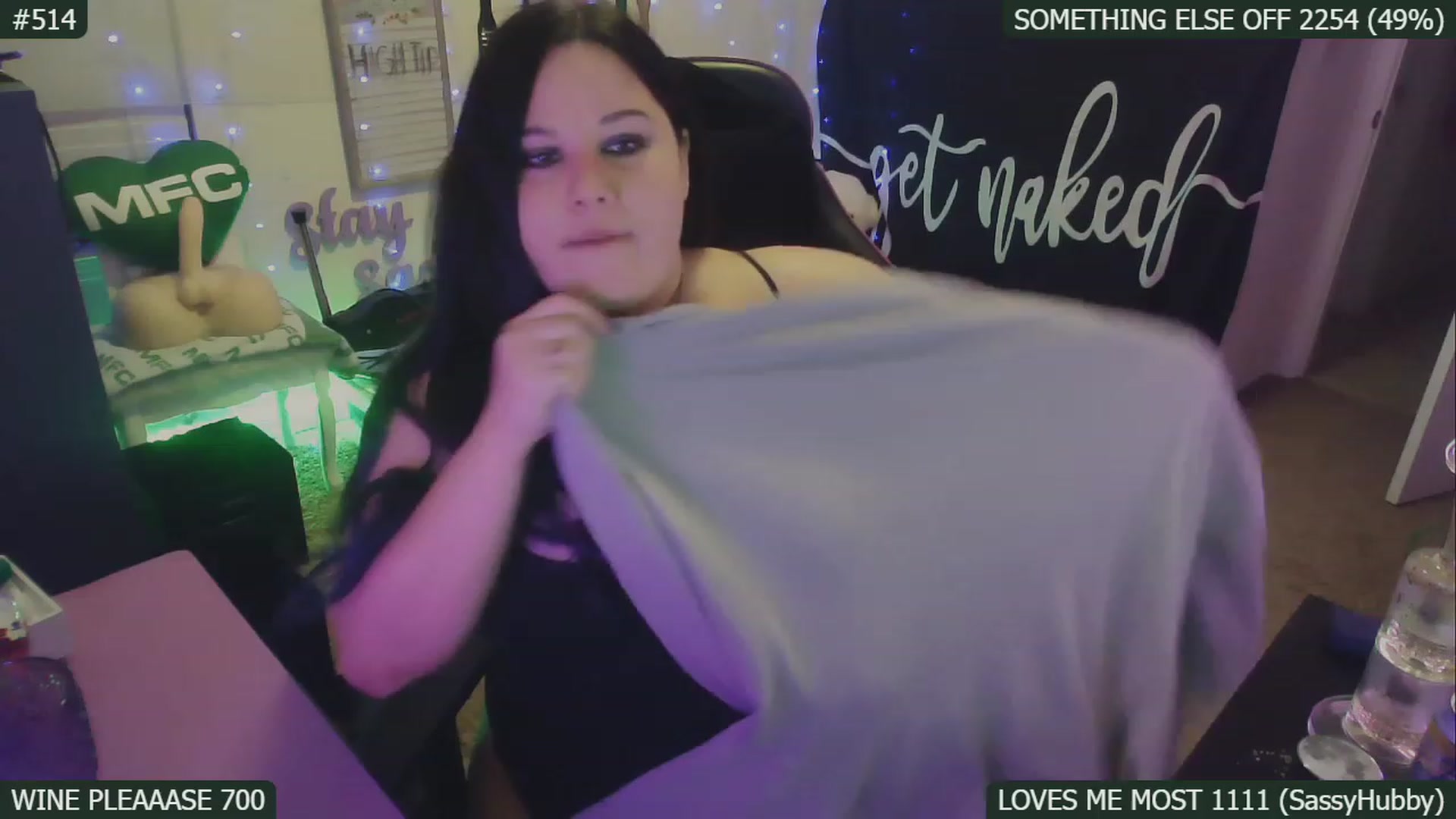 Gallery image thumbnail from SassySarah94's myfreecams stream on, 01/10/2023, 06:46 image 19 of 20