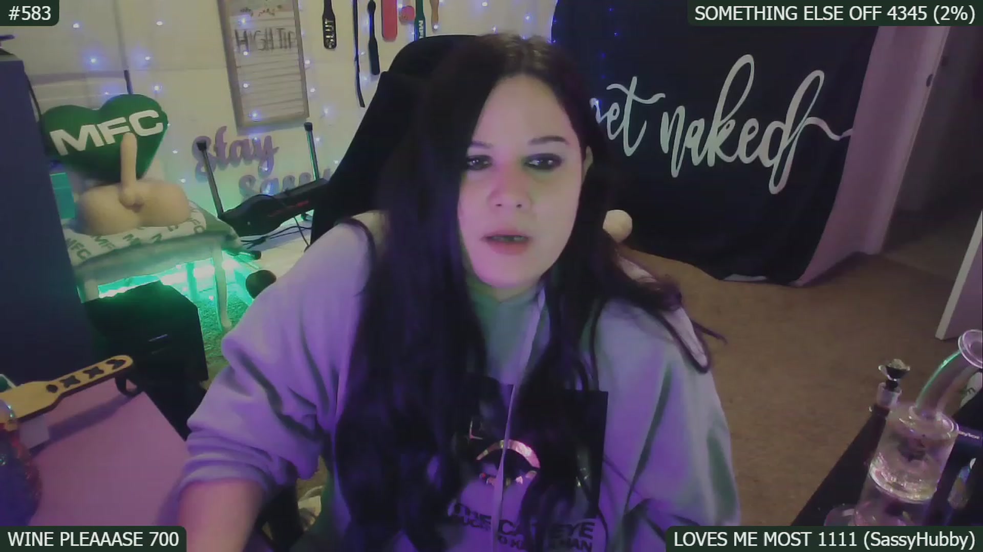 Gallery image thumbnail from SassySarah94's myfreecams stream on, 01/10/2023, 06:46 image 10 of 20
