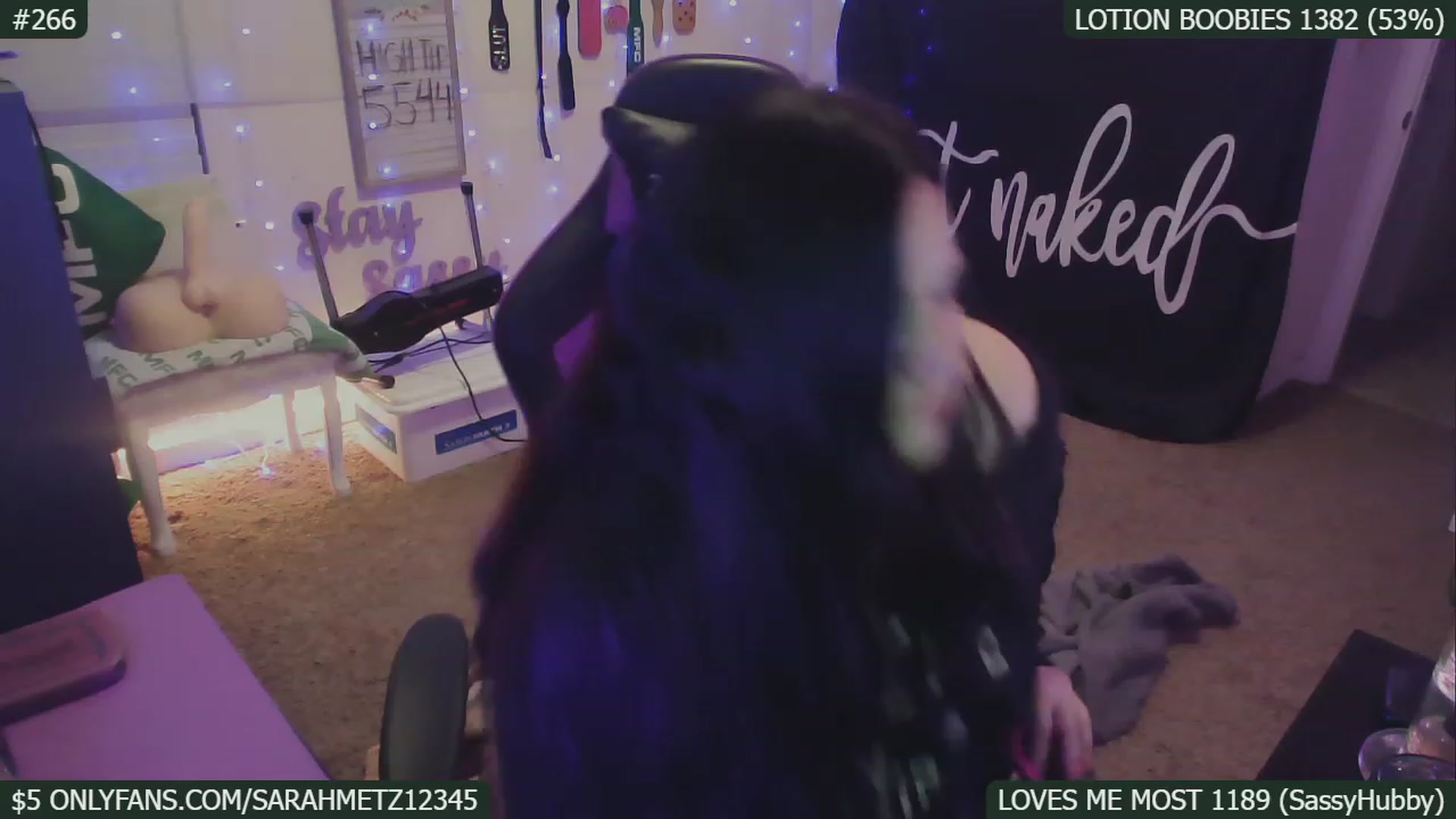 Gallery image thumbnail from SassySarah94's myfreecams stream on, 01/17/2023, 07:01 image 18 of 20