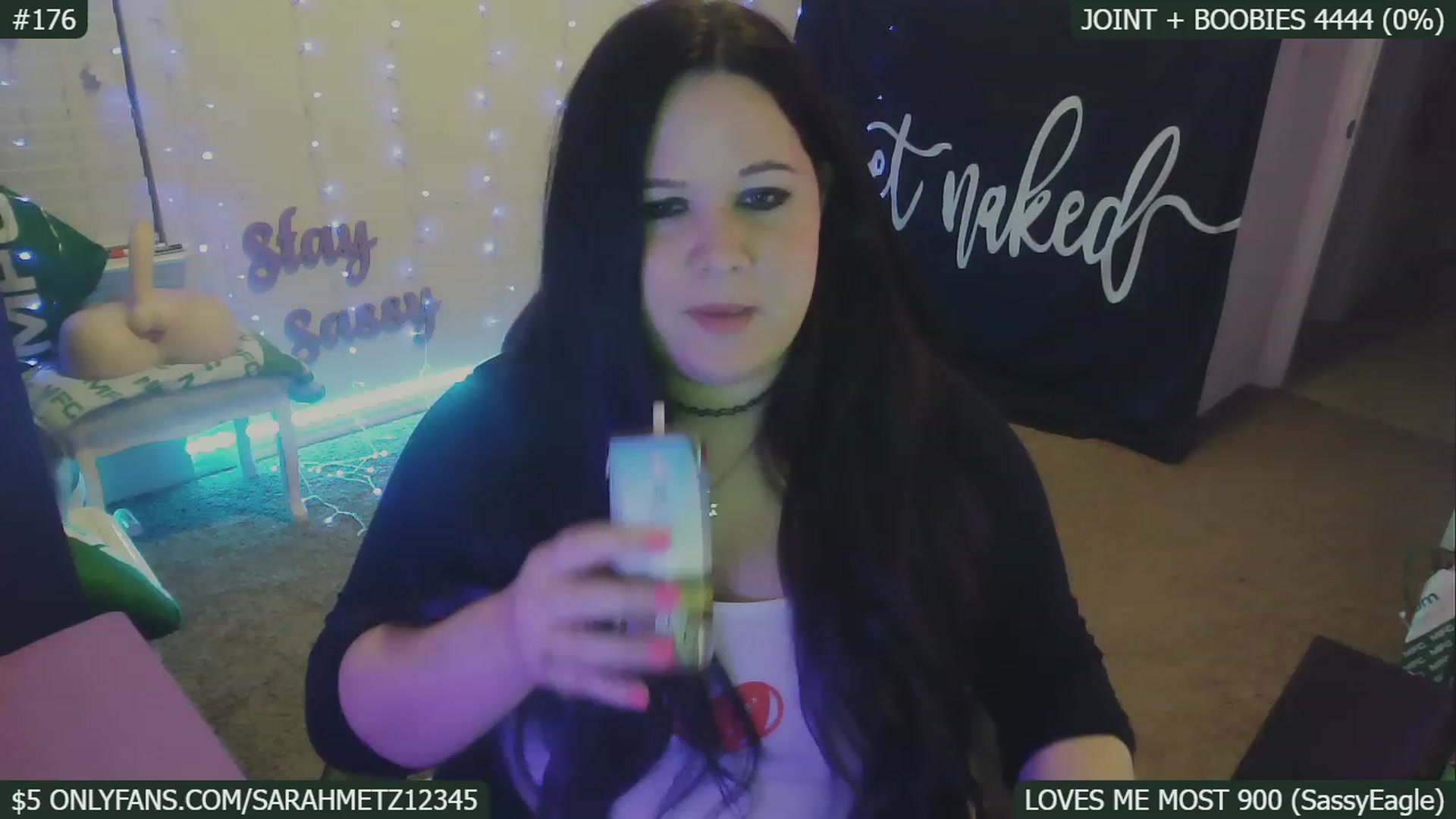 Gallery image thumbnail from SassySarah94's myfreecams stream on, 01/30/2023, 02:55 image 13 of 20