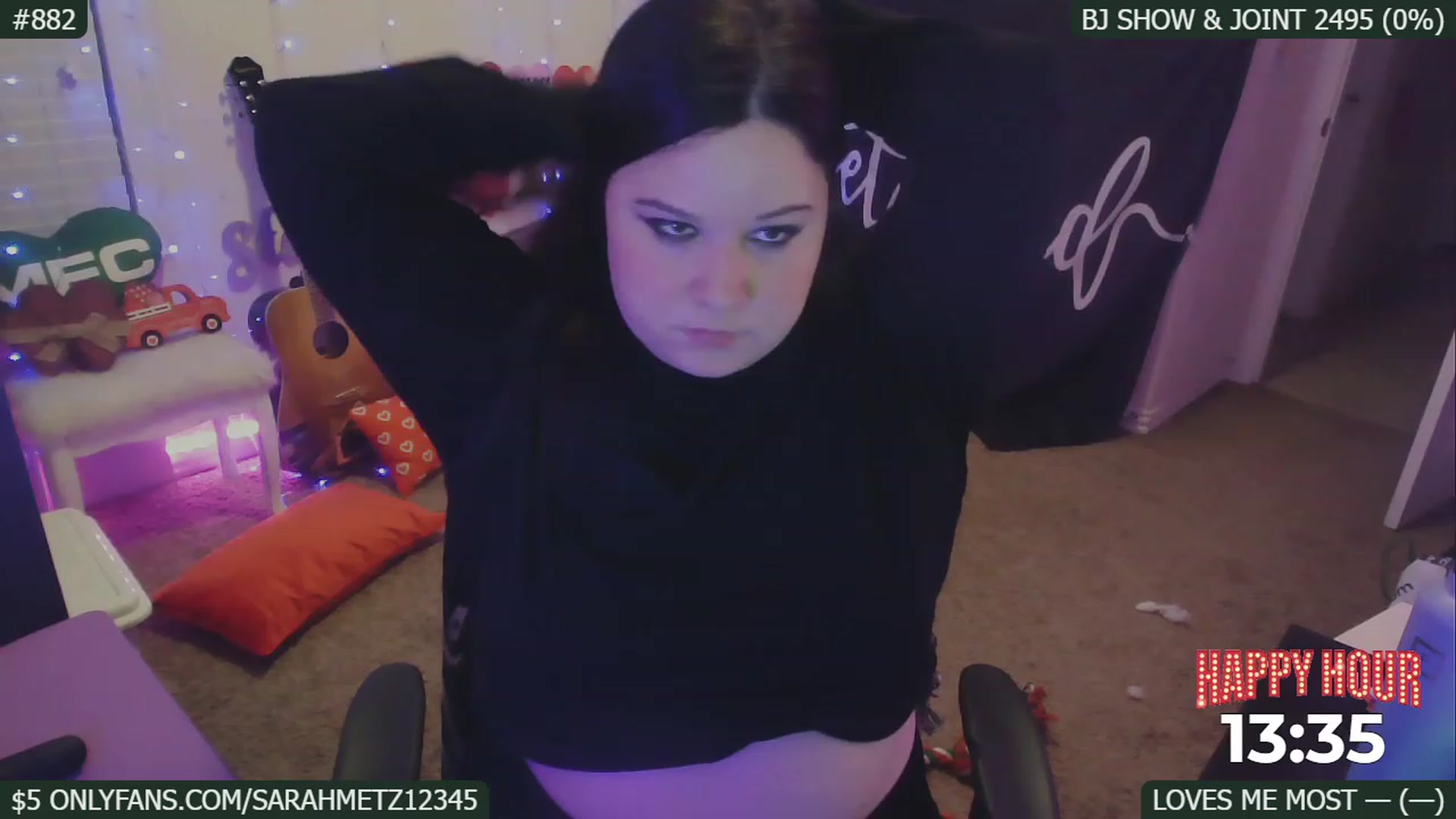 Gallery image thumbnail from SassySarah94's myfreecams stream on, 02/13/2023, 05:31 image 10 of 20