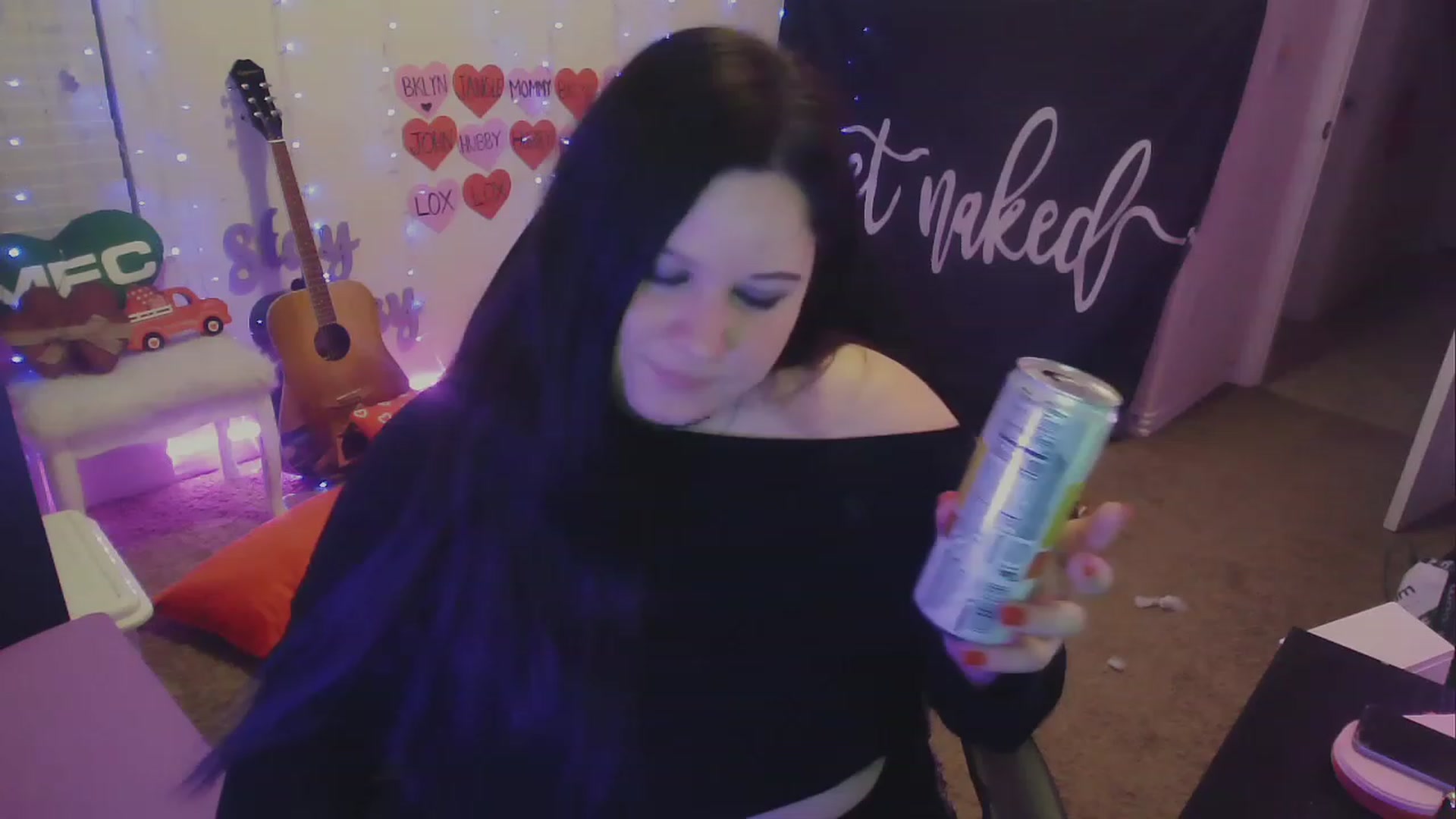 Gallery image thumbnail from SassySarah94's myfreecams stream on, 02/13/2023, 07:08 image 19 of 20