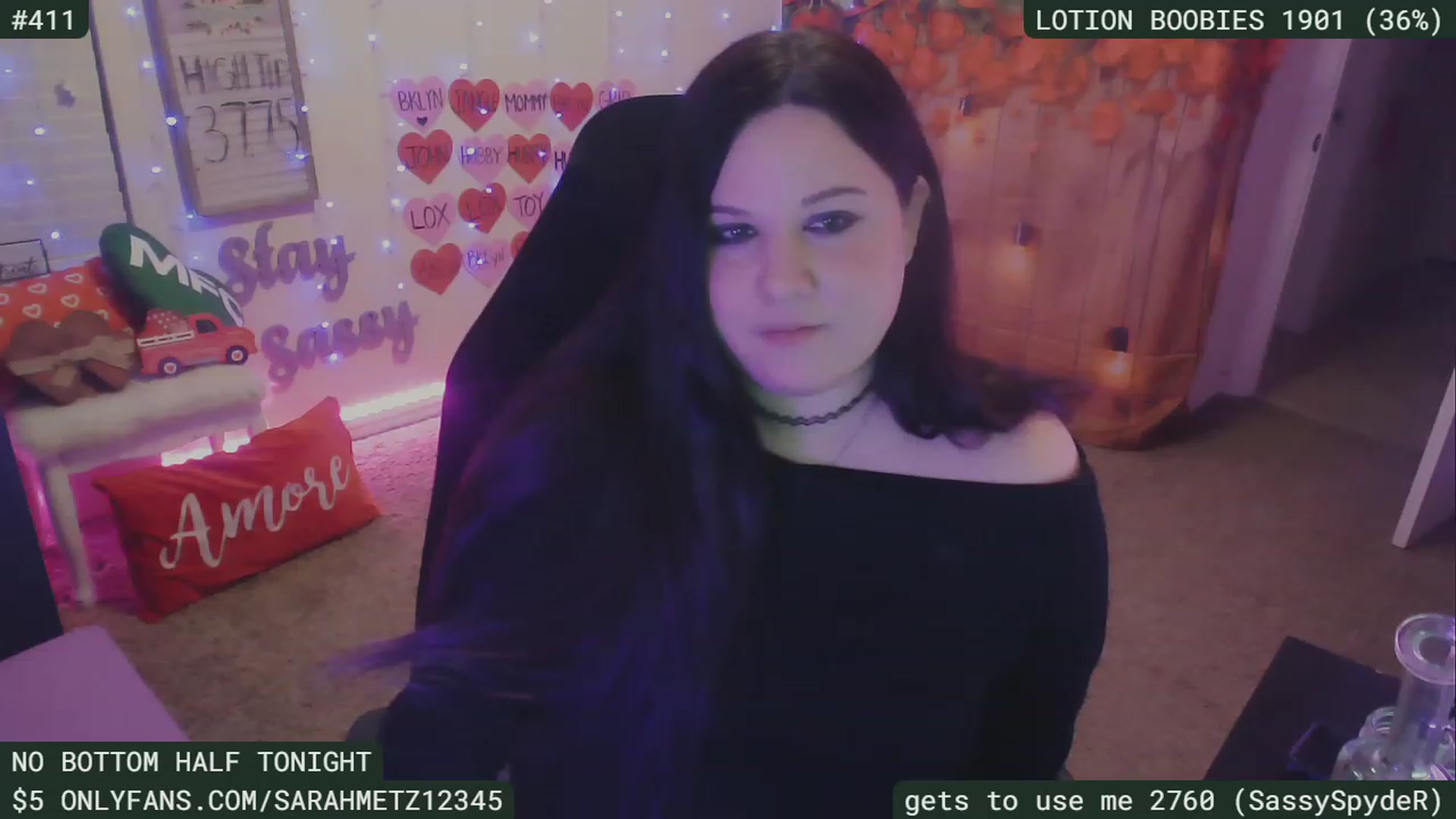 Gallery image thumbnail from SassySarah94's myfreecams stream on, 02/17/2023, 05:54 image 19 of 20