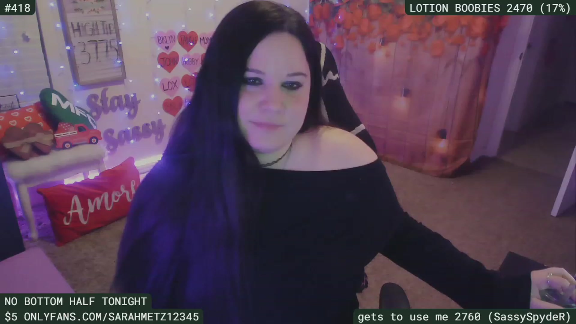 Gallery image thumbnail from SassySarah94's myfreecams stream on, 02/17/2023, 05:54 image 10 of 20