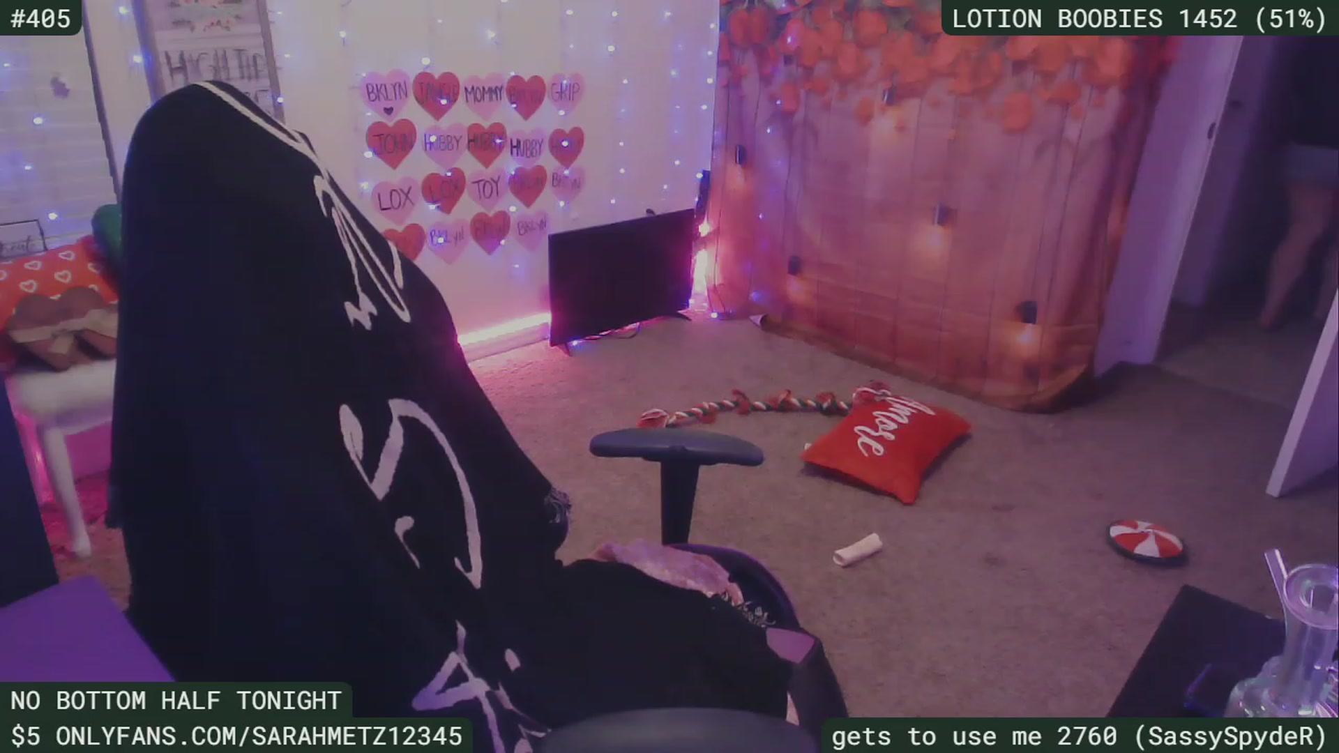 Gallery image thumbnail from SassySarah94's myfreecams stream on, 02/17/2023, 06:40 image 8 of 20