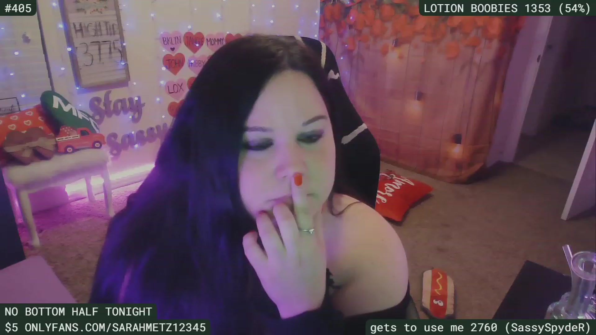 Gallery image thumbnail from SassySarah94's myfreecams stream on, 02/17/2023, 06:40 image 16 of 20