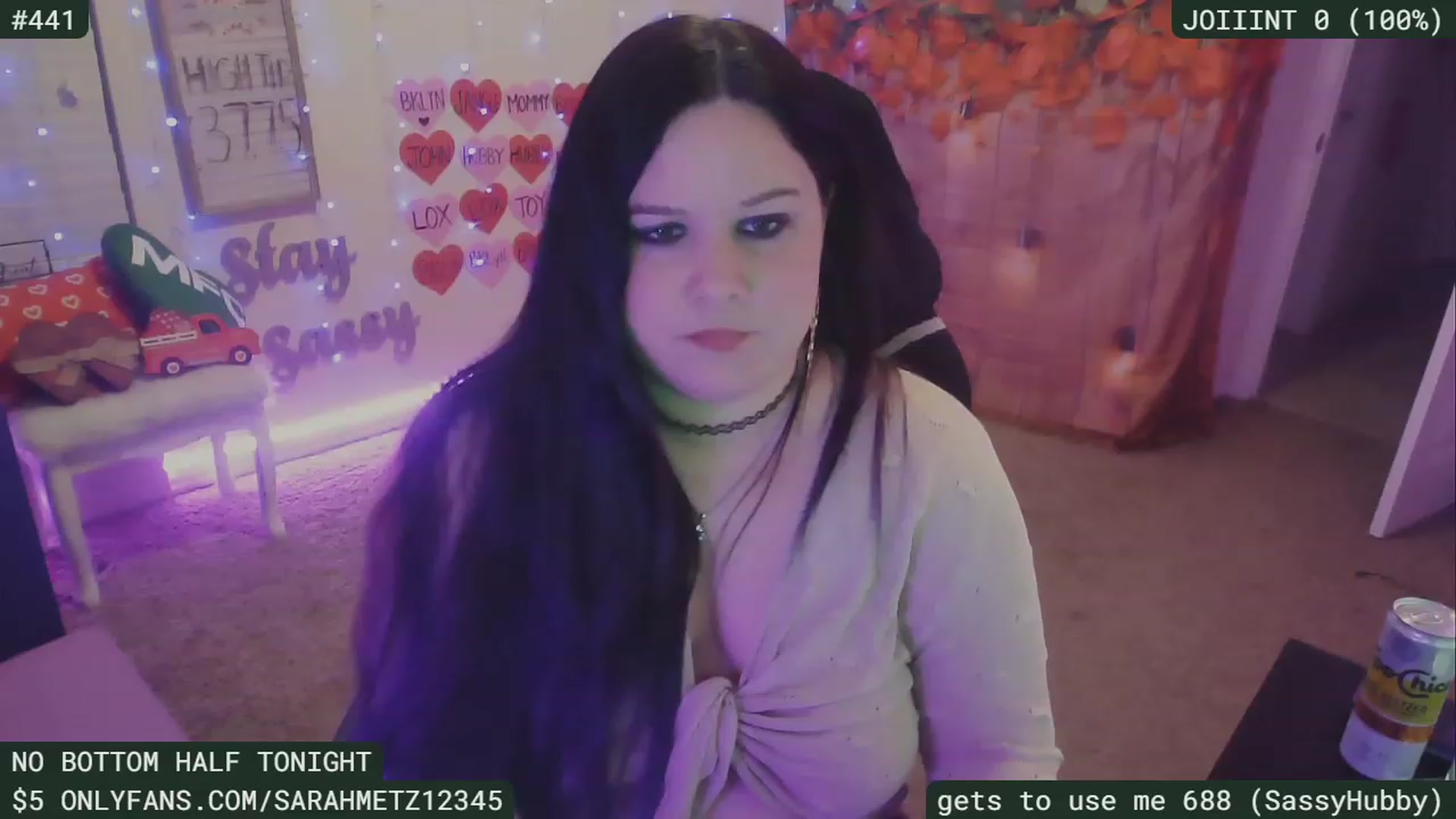Gallery image thumbnail from SassySarah94's myfreecams stream on, 02/19/2023, 04:22 image 10 of 20