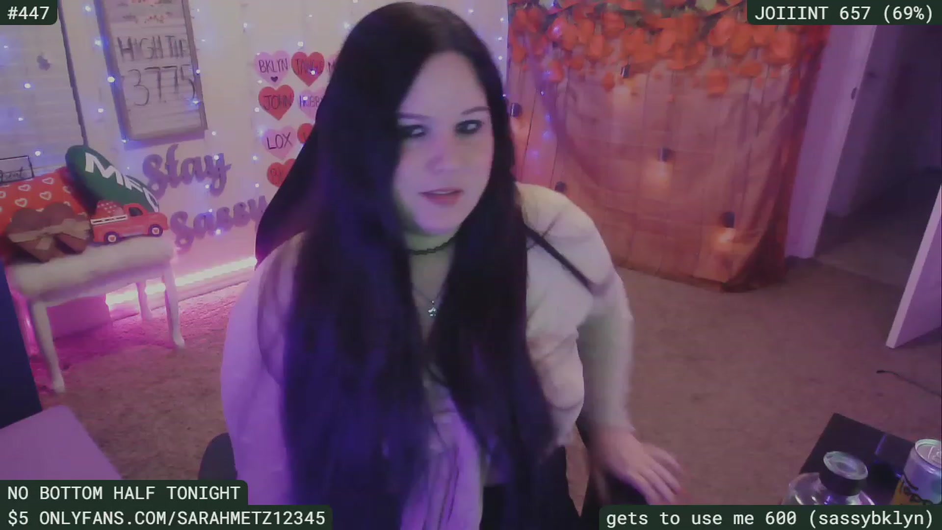 Gallery image thumbnail from SassySarah94's myfreecams stream on, 02/19/2023, 04:22 image 7 of 20