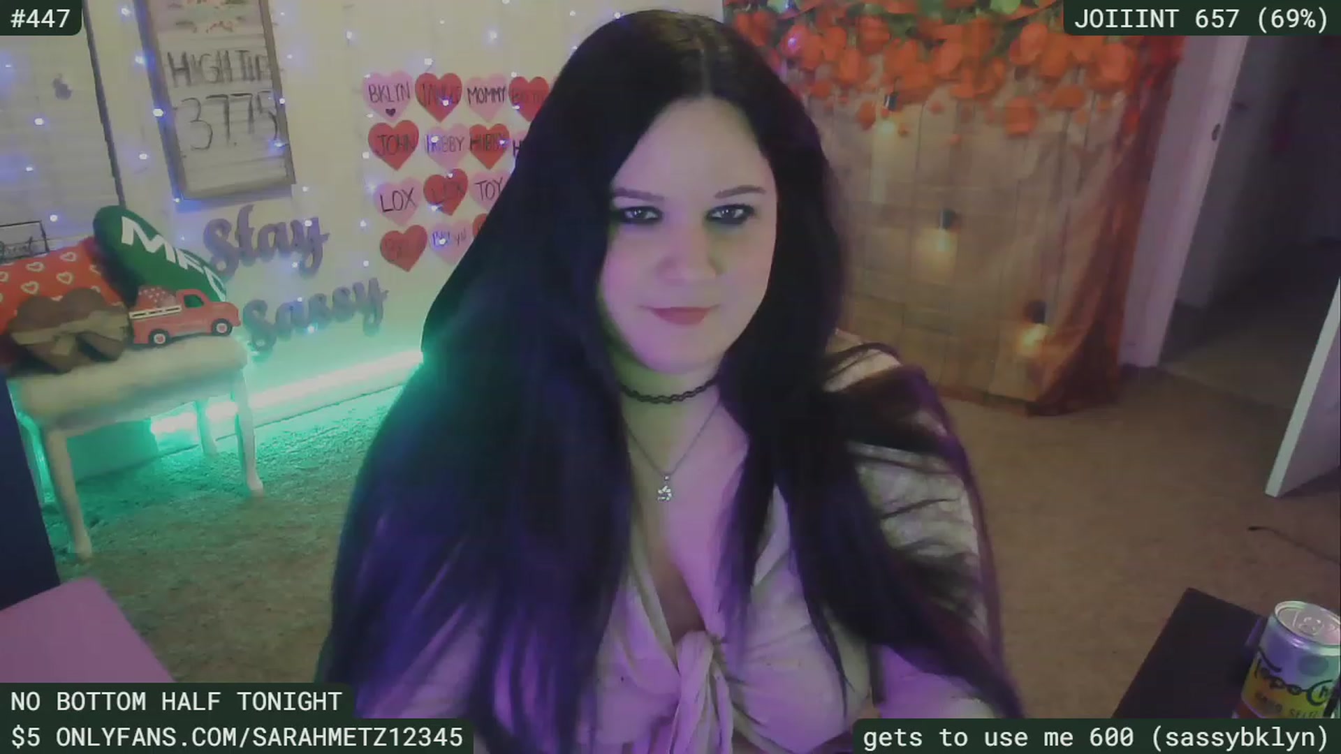 Gallery image thumbnail from SassySarah94's myfreecams stream on, 02/19/2023, 04:22 image 6 of 20