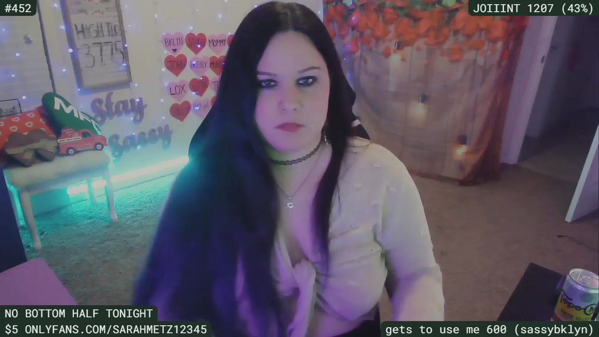 Gallery image thumbnail from SassySarah94's myfreecams stream on, 02/19/2023, 04:22 image 5 of 20