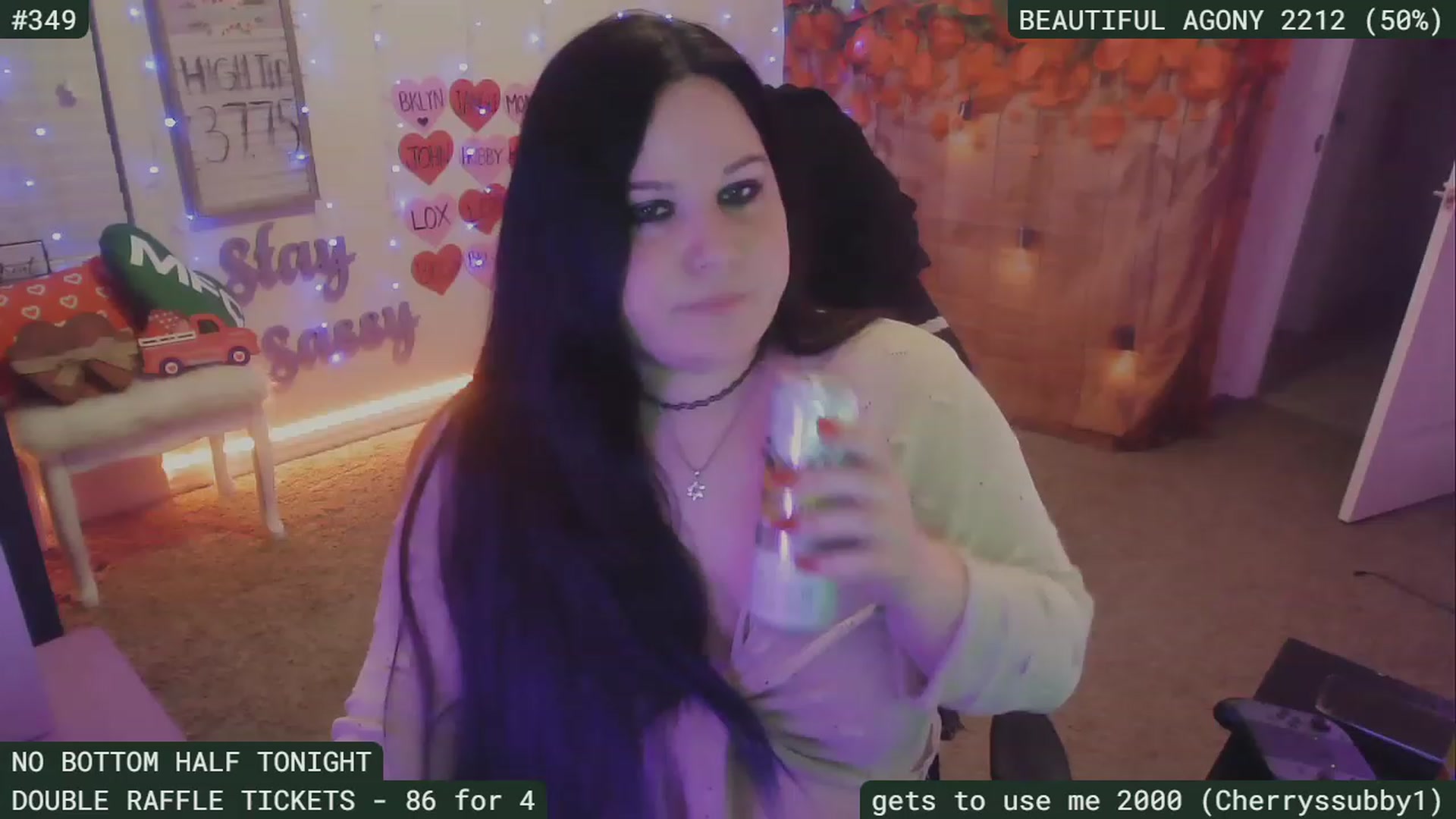 Gallery image thumbnail from SassySarah94's myfreecams stream on, 02/19/2023, 06:45 image 20 of 20