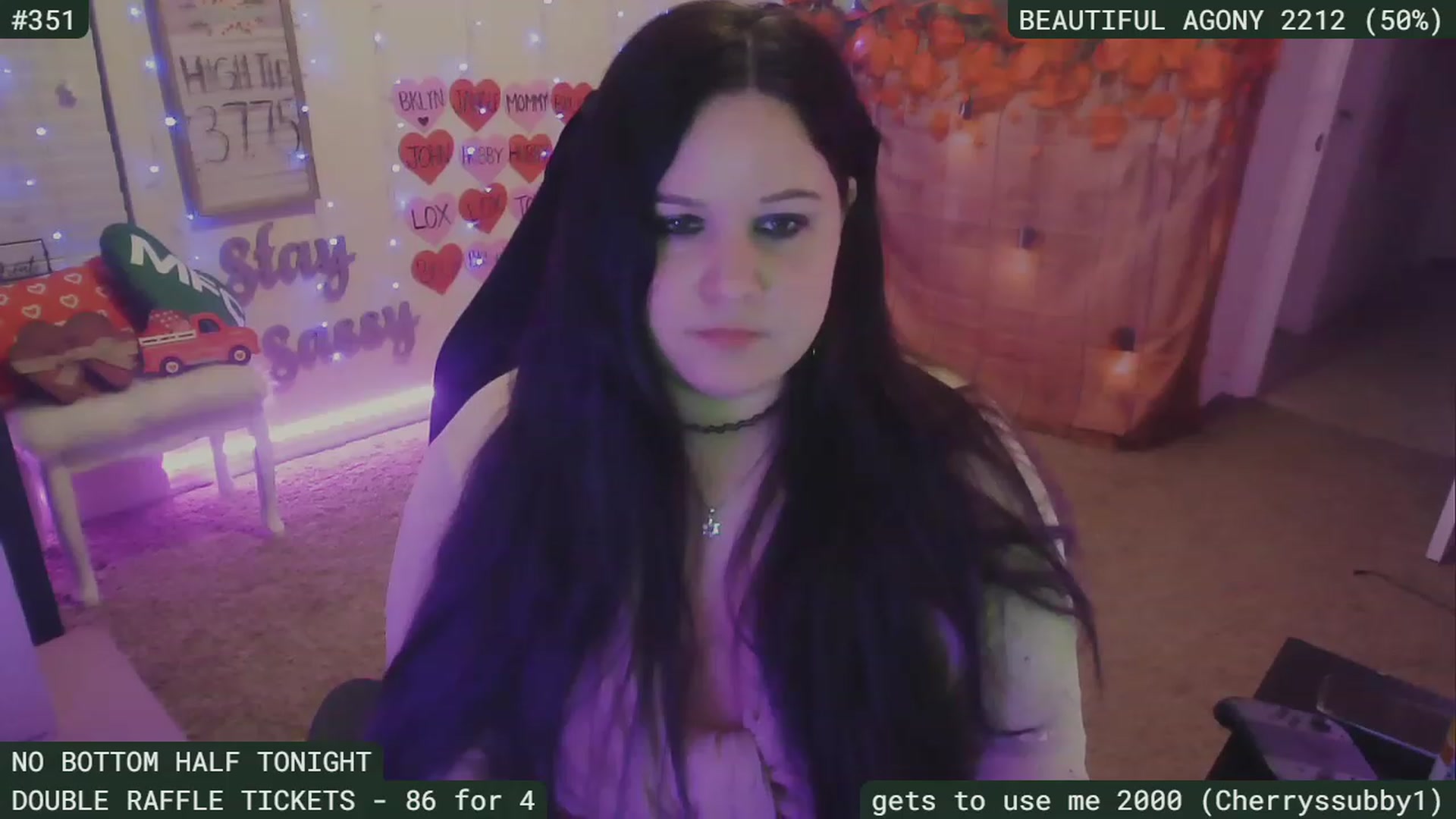Gallery image thumbnail from SassySarah94's myfreecams stream on, 02/19/2023, 07:19 image 5 of 20