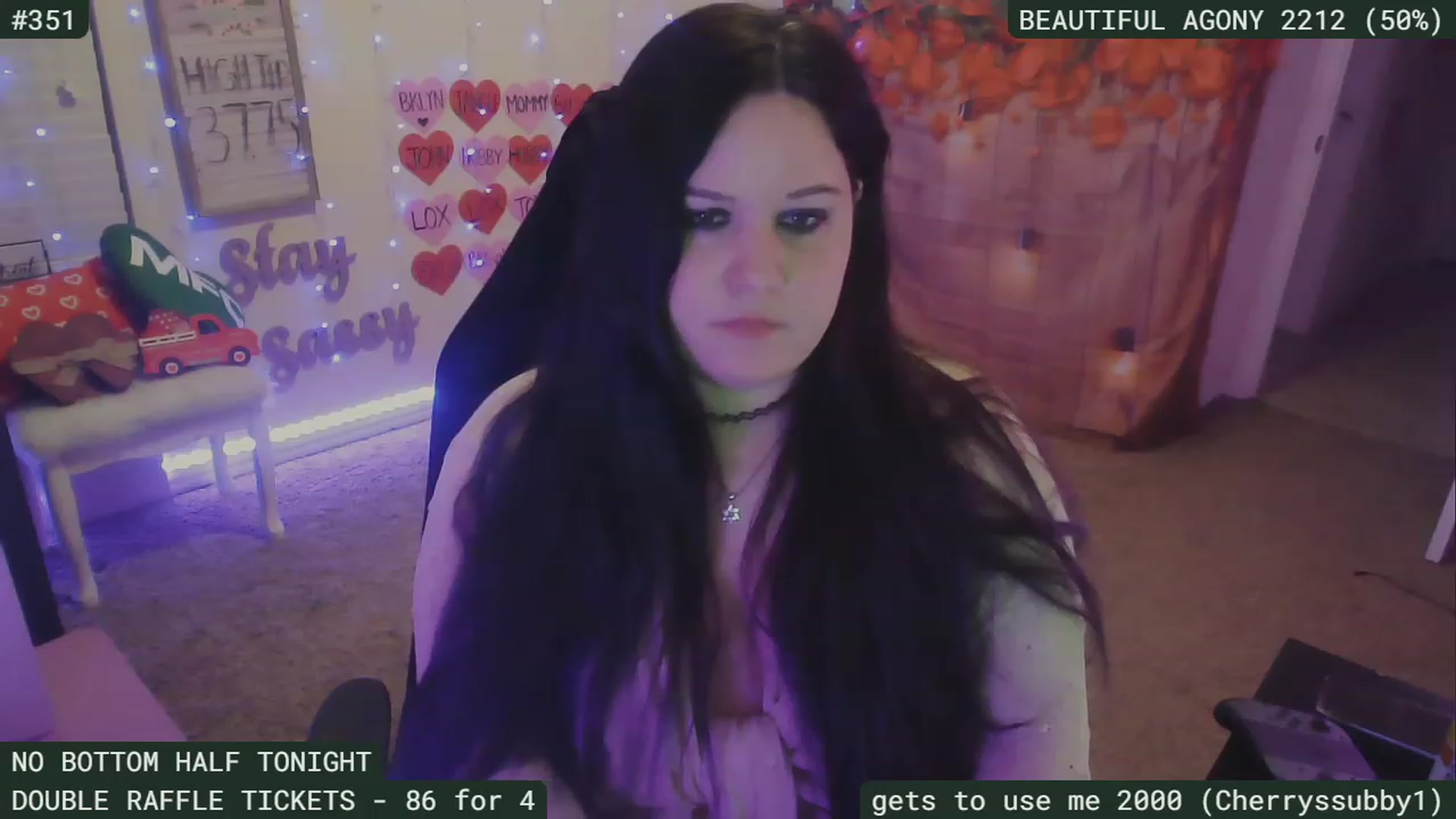 Gallery image thumbnail from SassySarah94's myfreecams stream on, 02/19/2023, 07:19 image 6 of 20