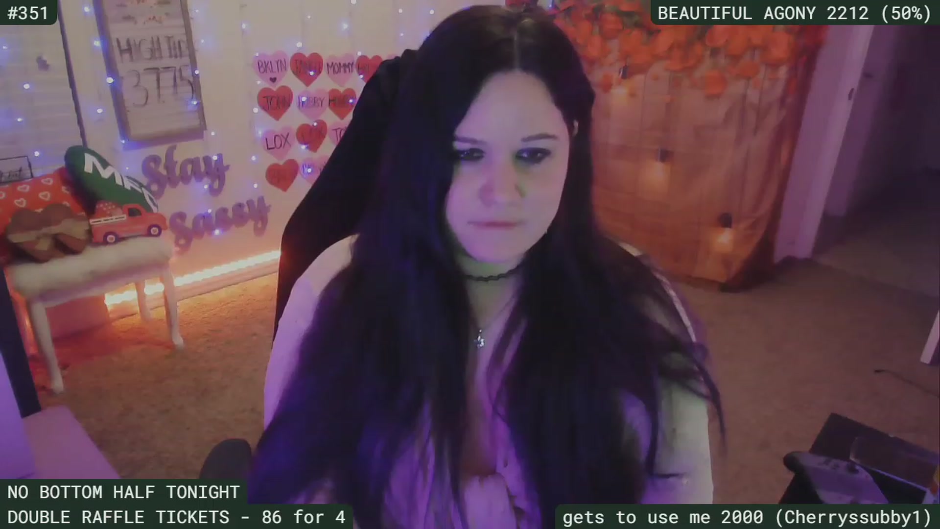 Gallery image thumbnail from SassySarah94's myfreecams stream on, 02/19/2023, 07:19 image 4 of 20