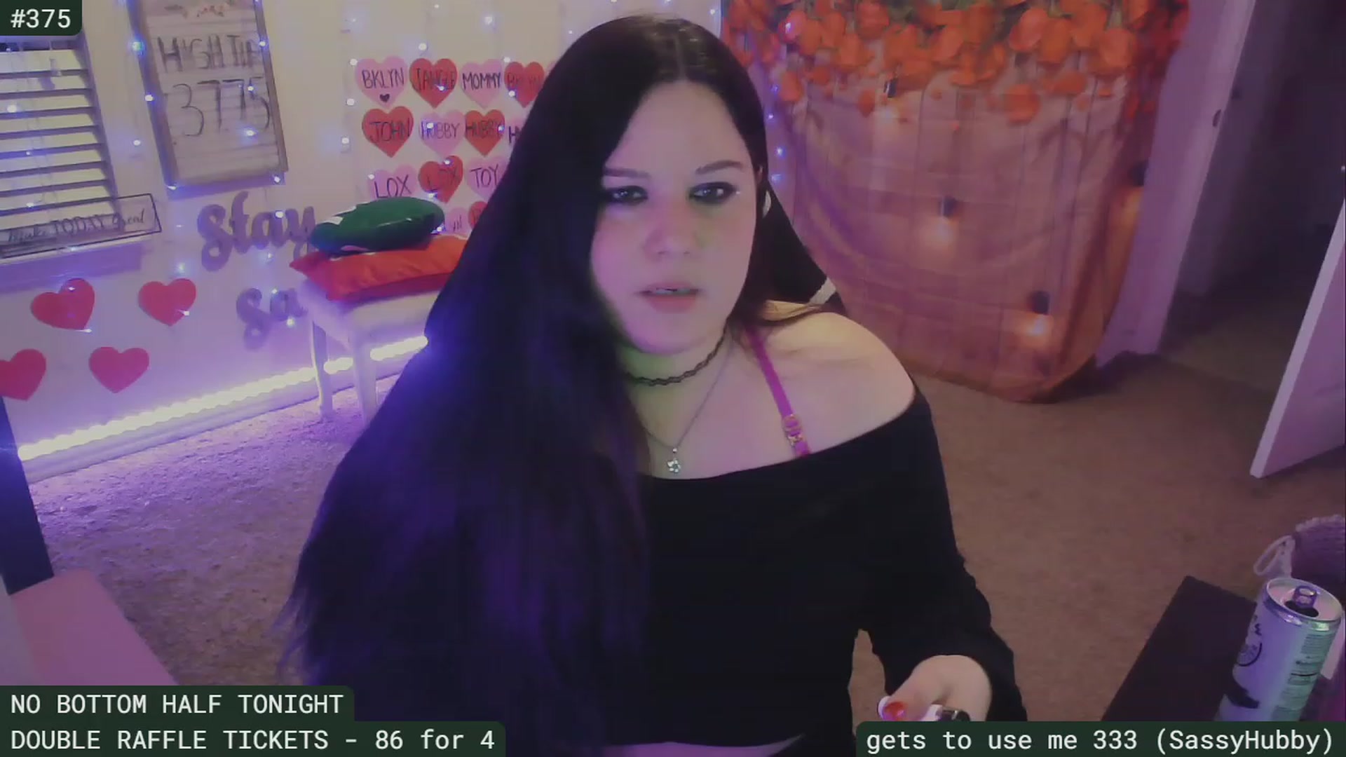 Gallery image thumbnail from SassySarah94's myfreecams stream on, 02/20/2023, 05:48 image 16 of 20